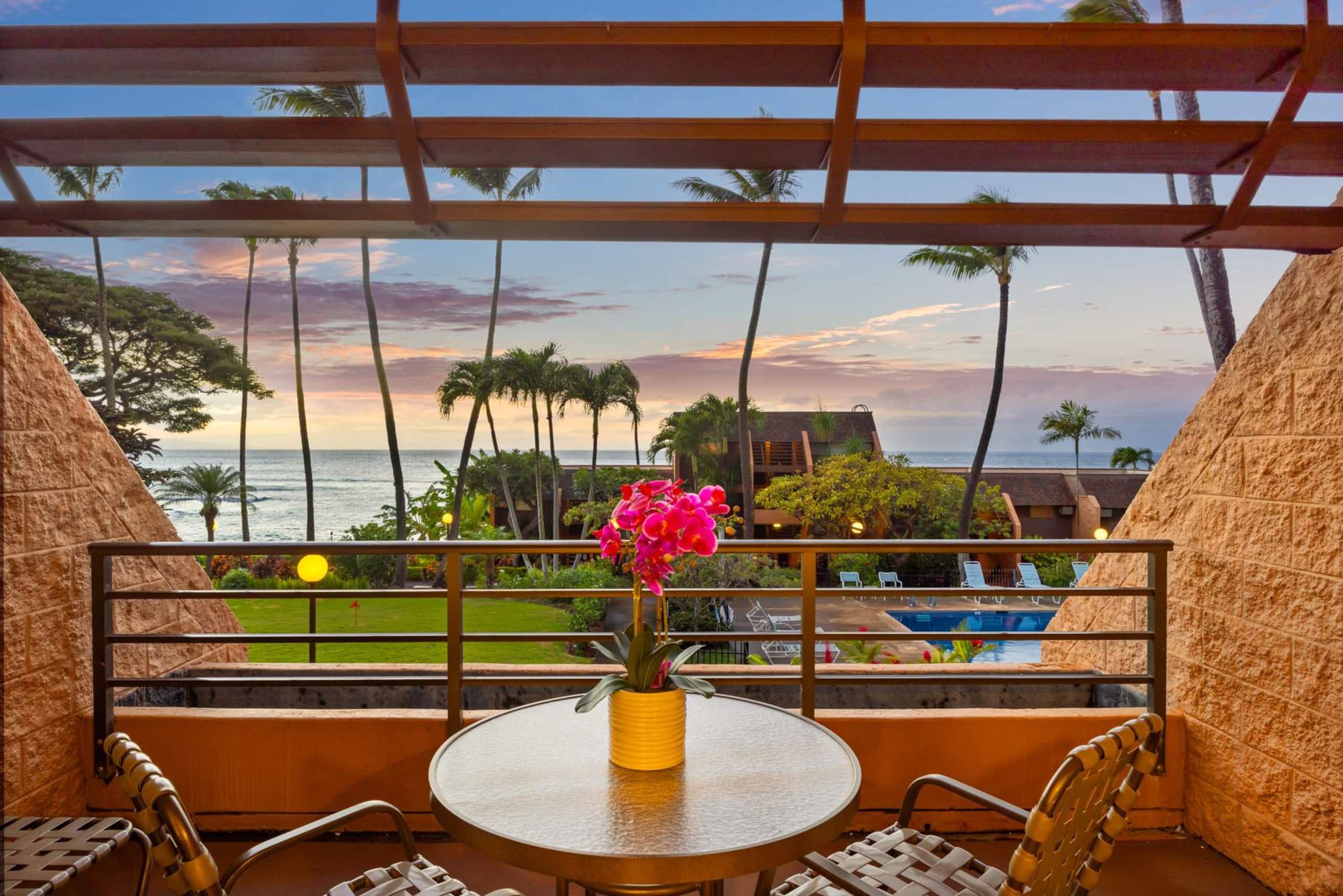 Condo in Lahaina · ★4.83 · 1 bedroom · 2 beds · 1 shared bath - Image 4