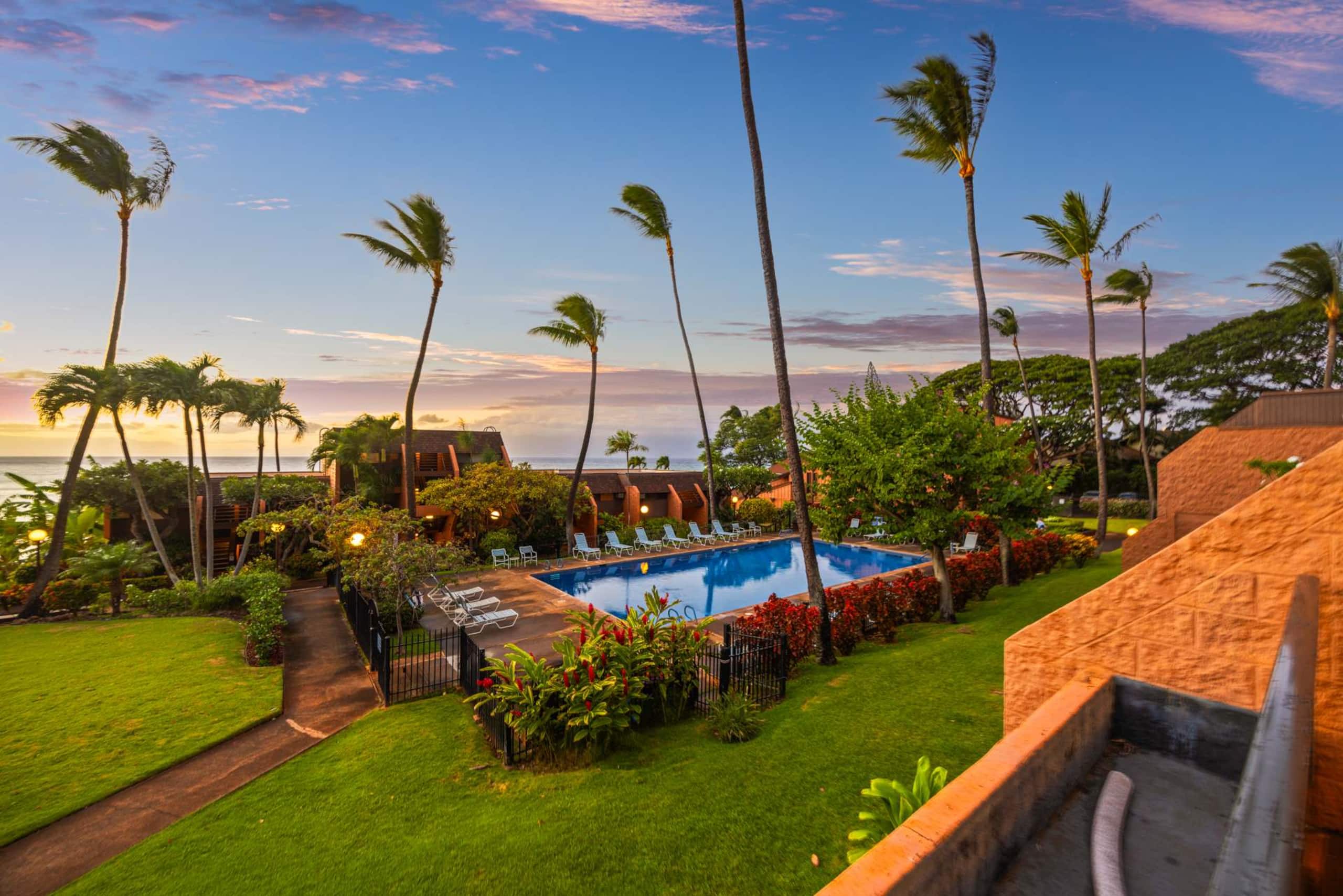 Condo in Lahaina · ★4.83 · 1 bedroom · 2 beds · 1 shared bath - Image 2