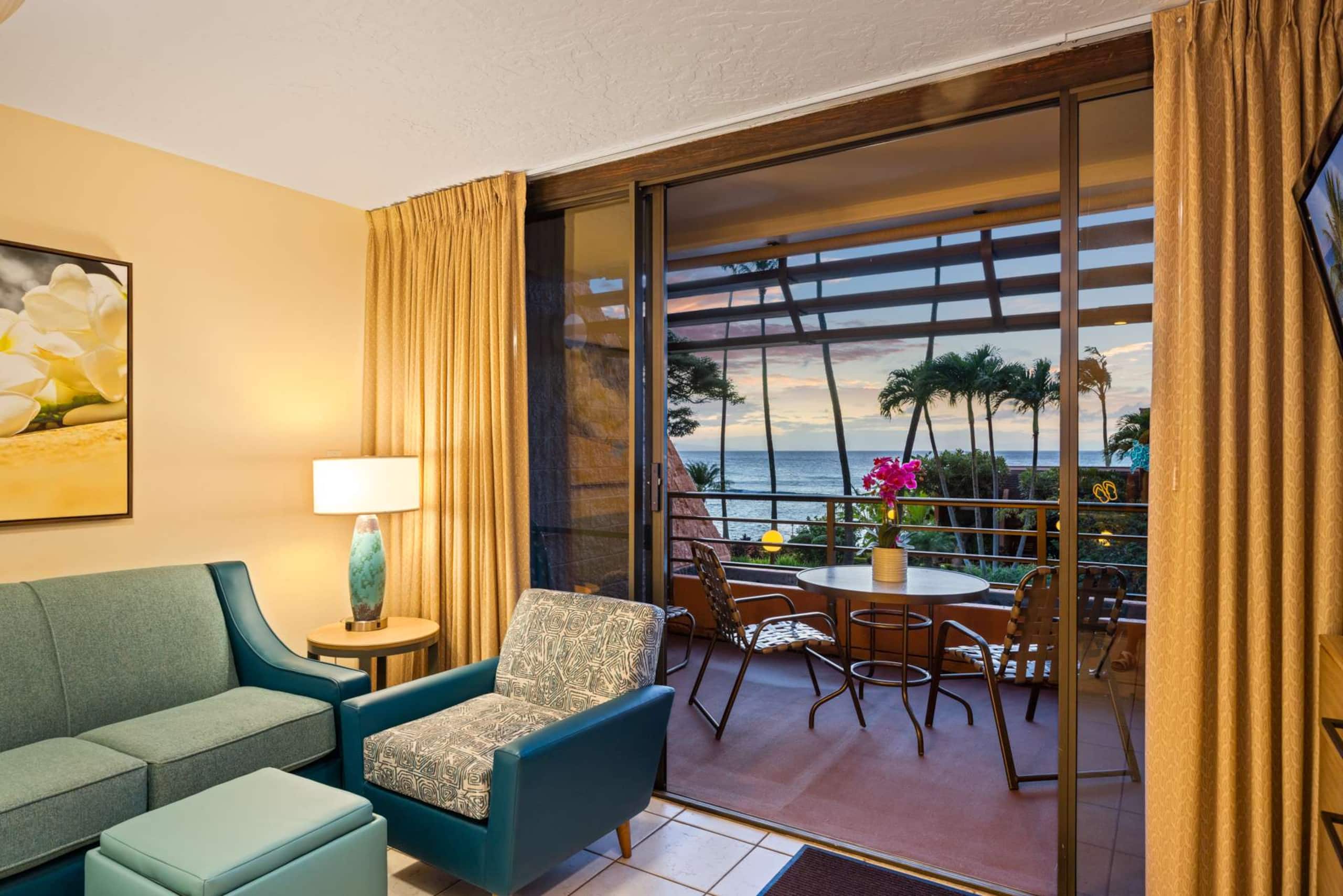 Condo in Lahaina · ★4.83 · 1 bedroom · 2 beds · 1 shared bath - Image 12