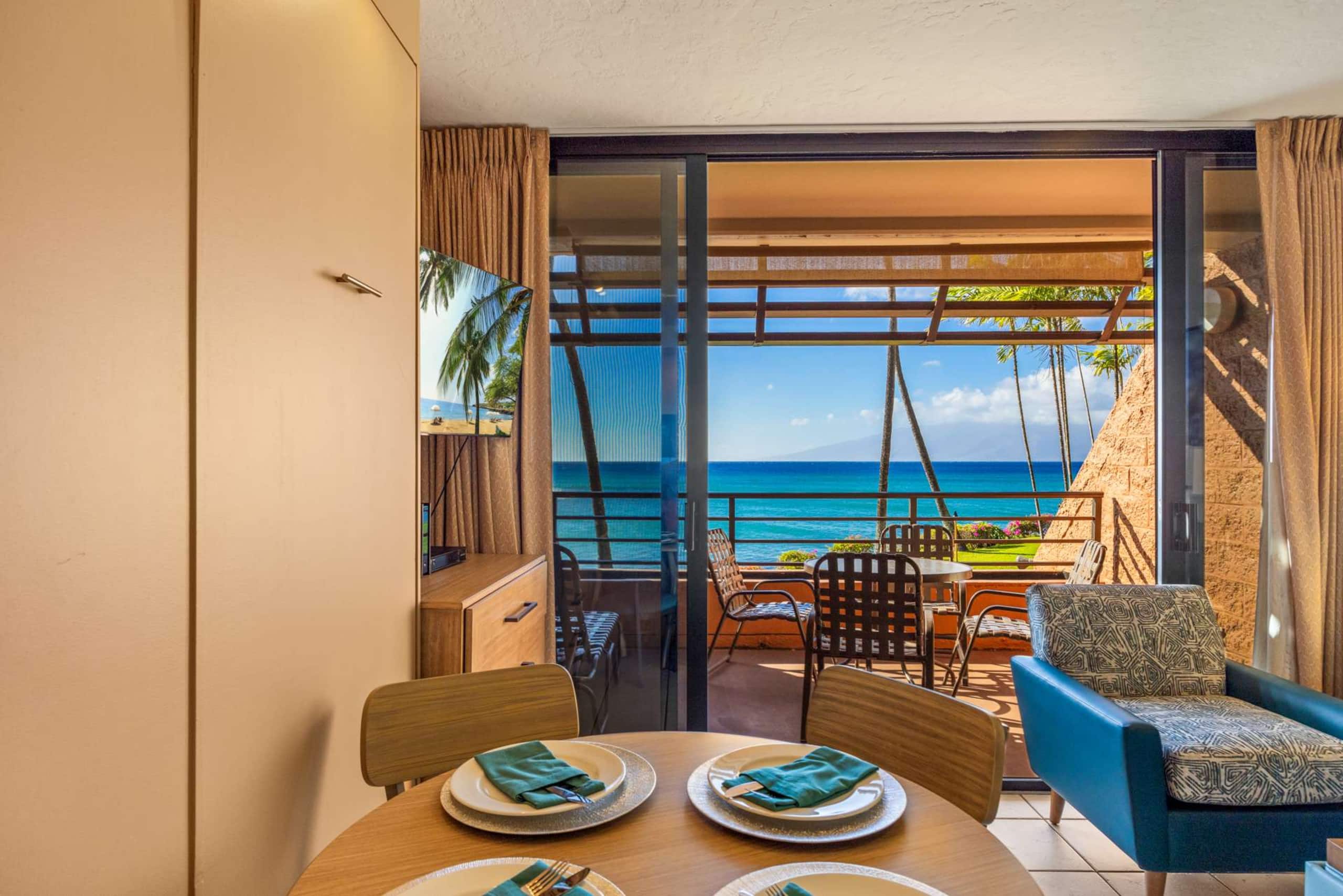 Condo in Lahaina · ★4.83 · 1 bedroom · 2 beds · 1 shared bath - Image 6