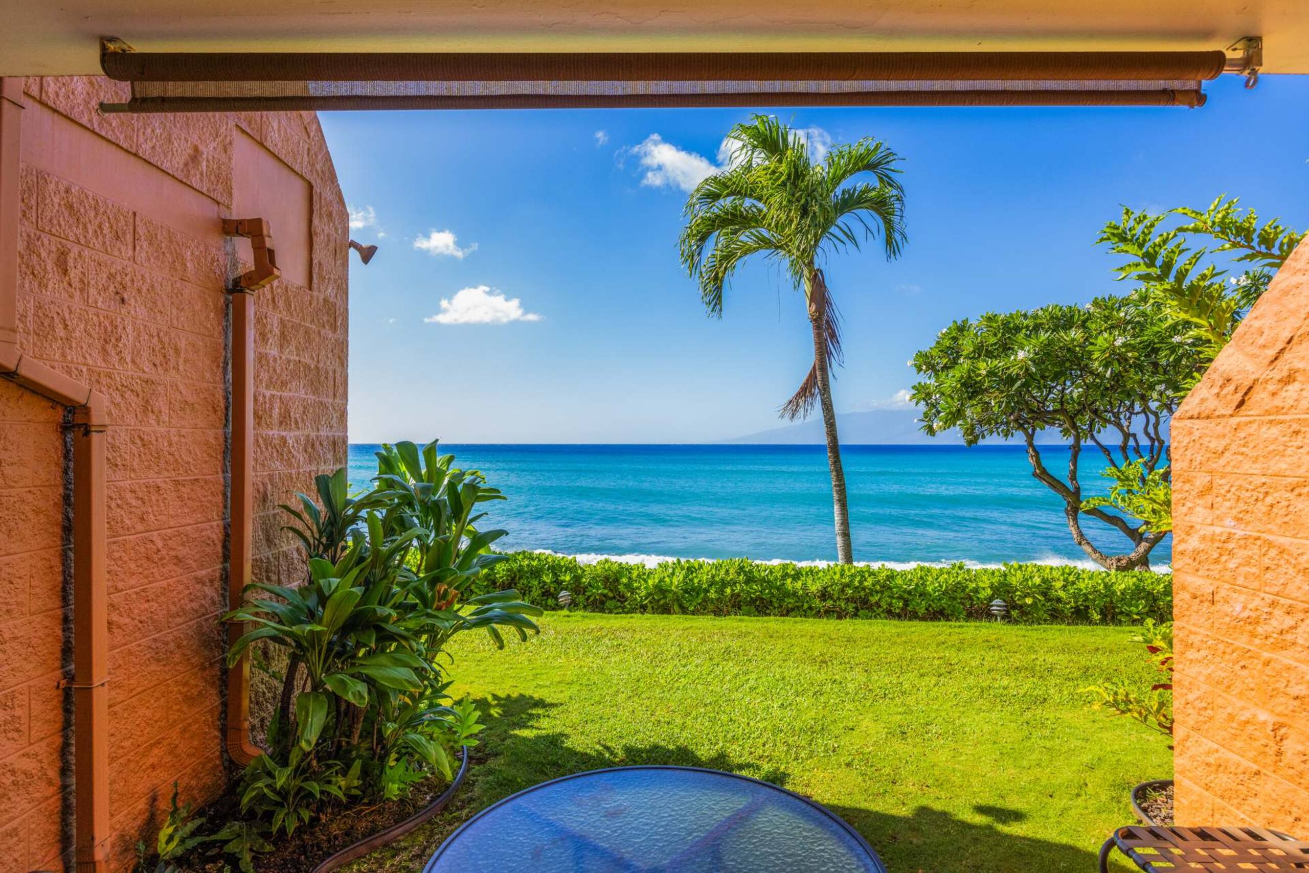 Condo in Lahaina · ★4.89 · 1 bedroom · 2 beds · 1 private bath - Image 2