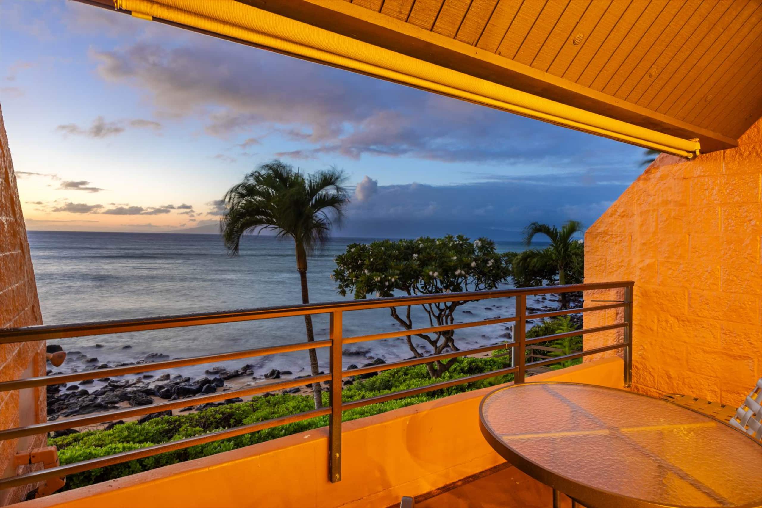 Condo in Lahaina · ★4.86 · 1 bedroom · 2 beds · 1 shared bath - Image 17