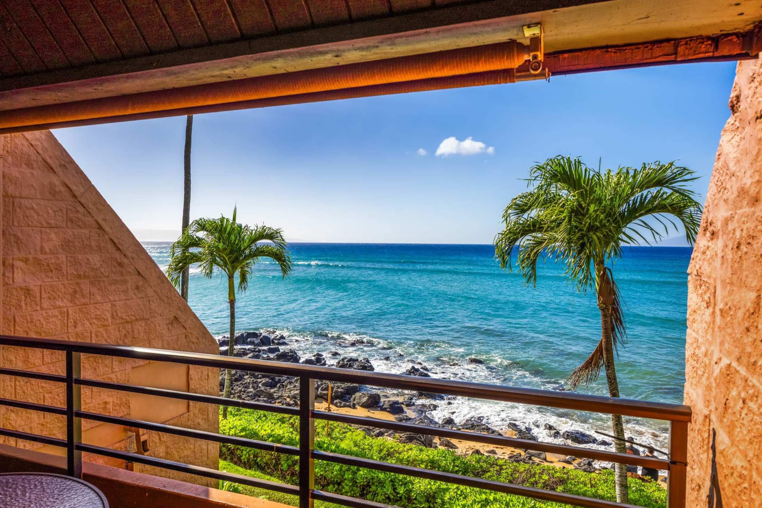 Condo in Lahaina · ★4.86 · 1 bedroom · 2 beds · 1 shared bath - Image 19