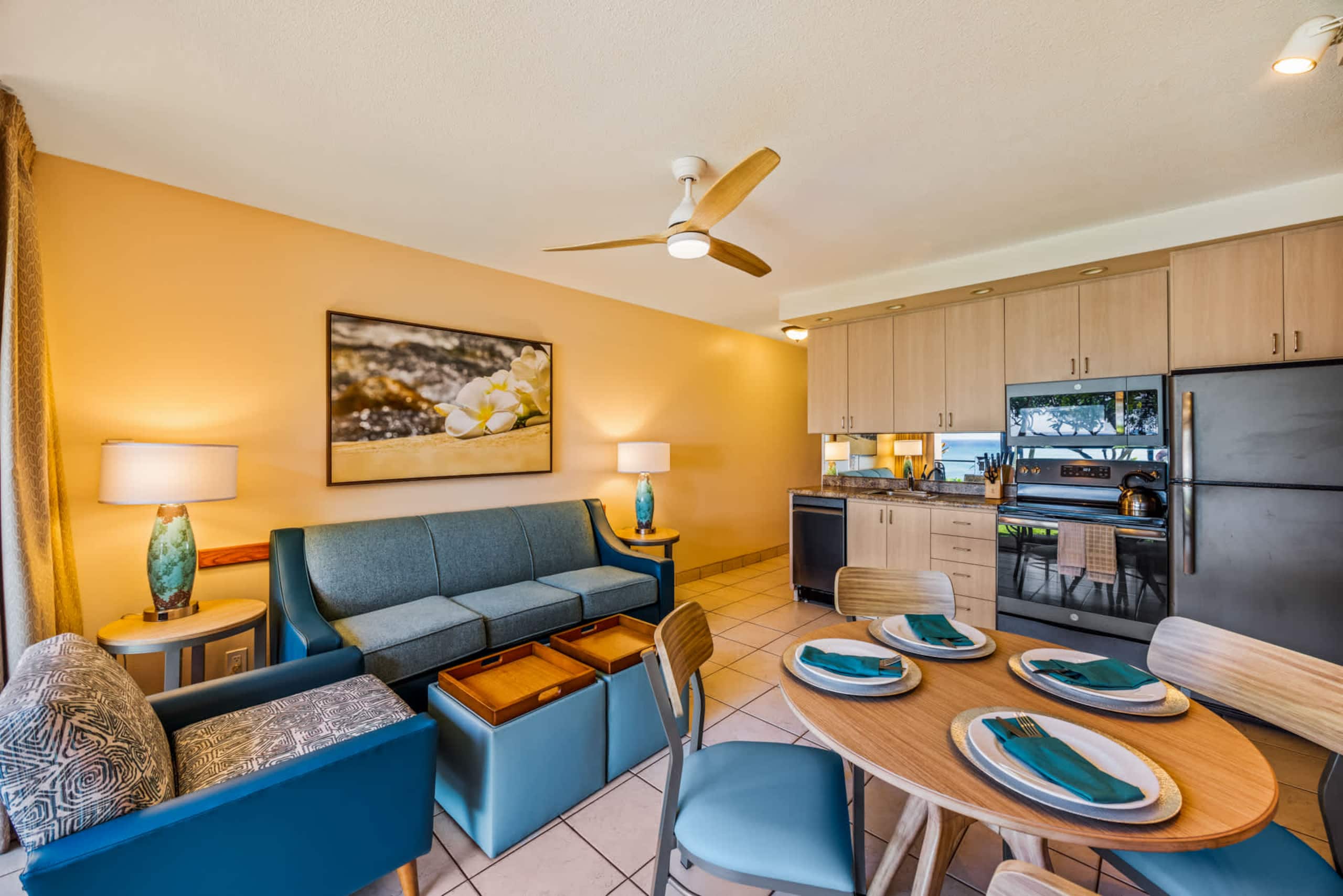 Condo in Lahaina · ★4.89 · 1 bedroom · 2 beds · 1 shared bath - Image 4