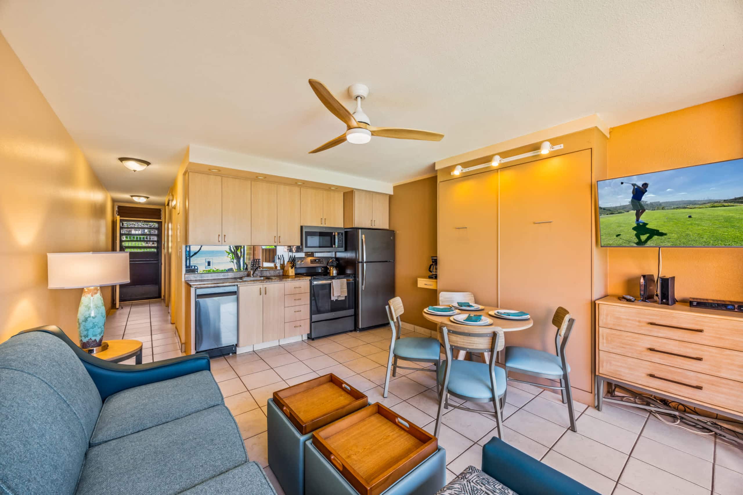 Condo in Lahaina · ★4.89 · 1 bedroom · 2 beds · 1 shared bath - Image 6