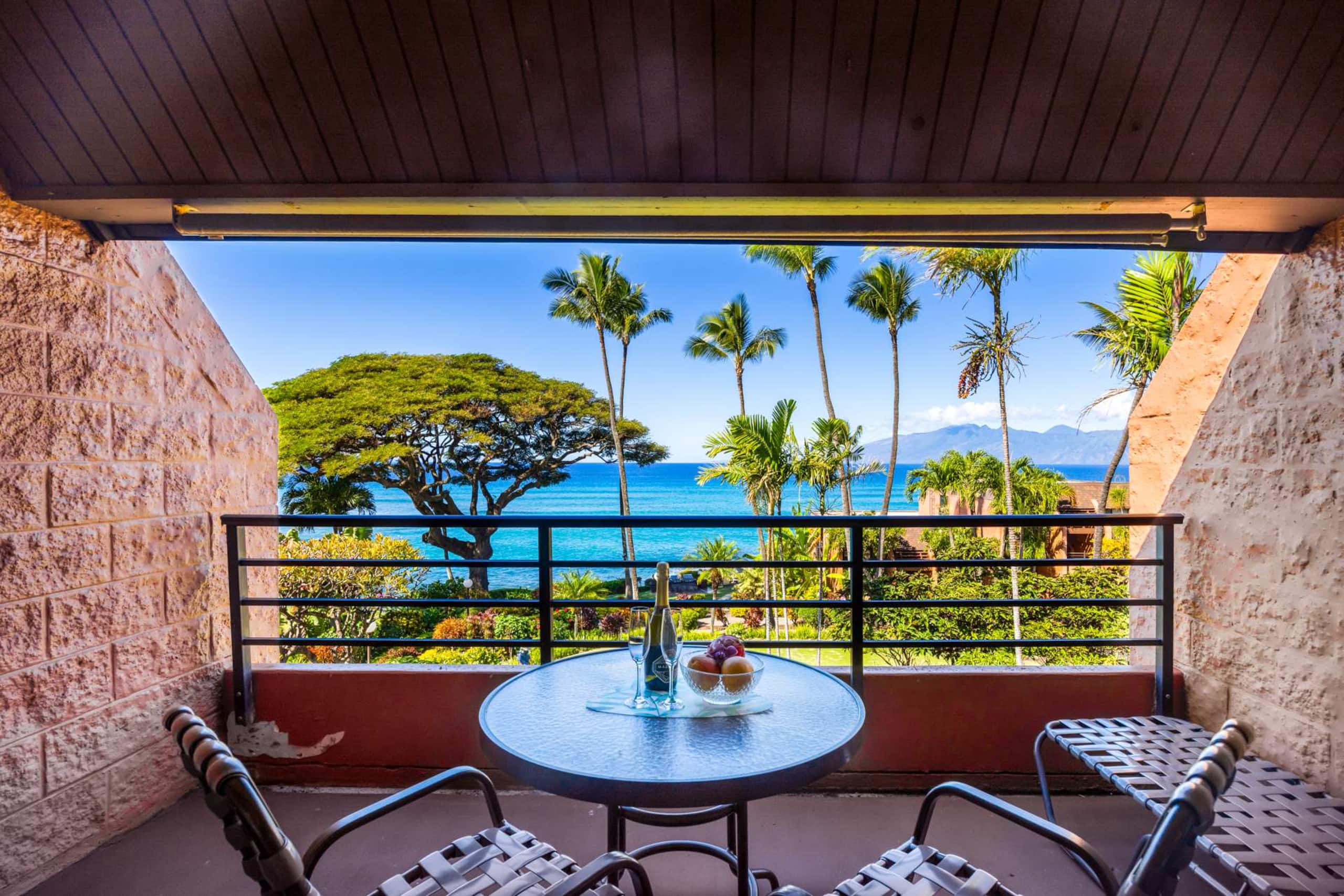 Condo in Lahaina · ★4.95 · 1 bedroom · 2 beds · 1 shared bath - Image 2