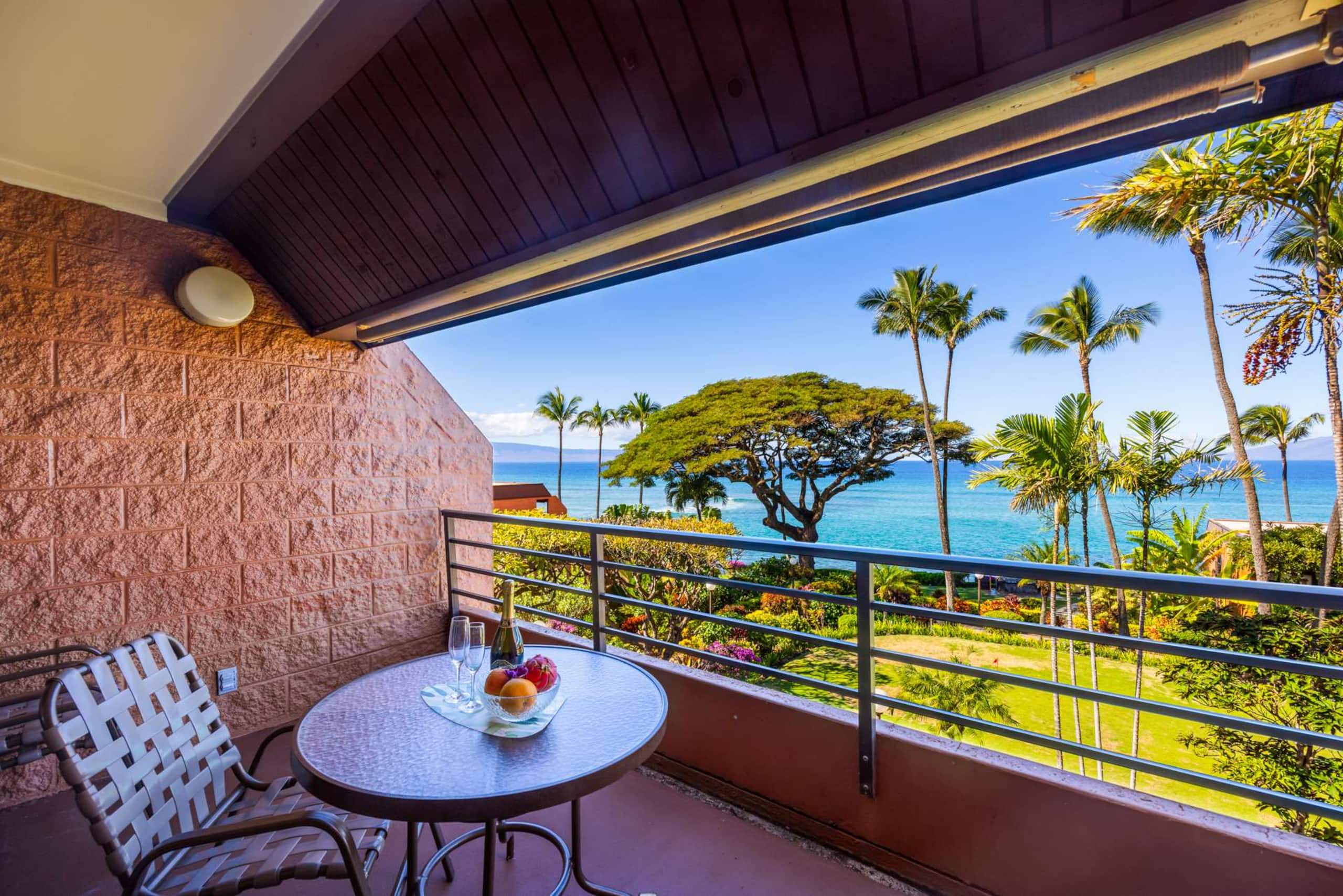 Condo in Lahaina · ★4.95 · 1 bedroom · 2 beds · 1 shared bath - Image 8