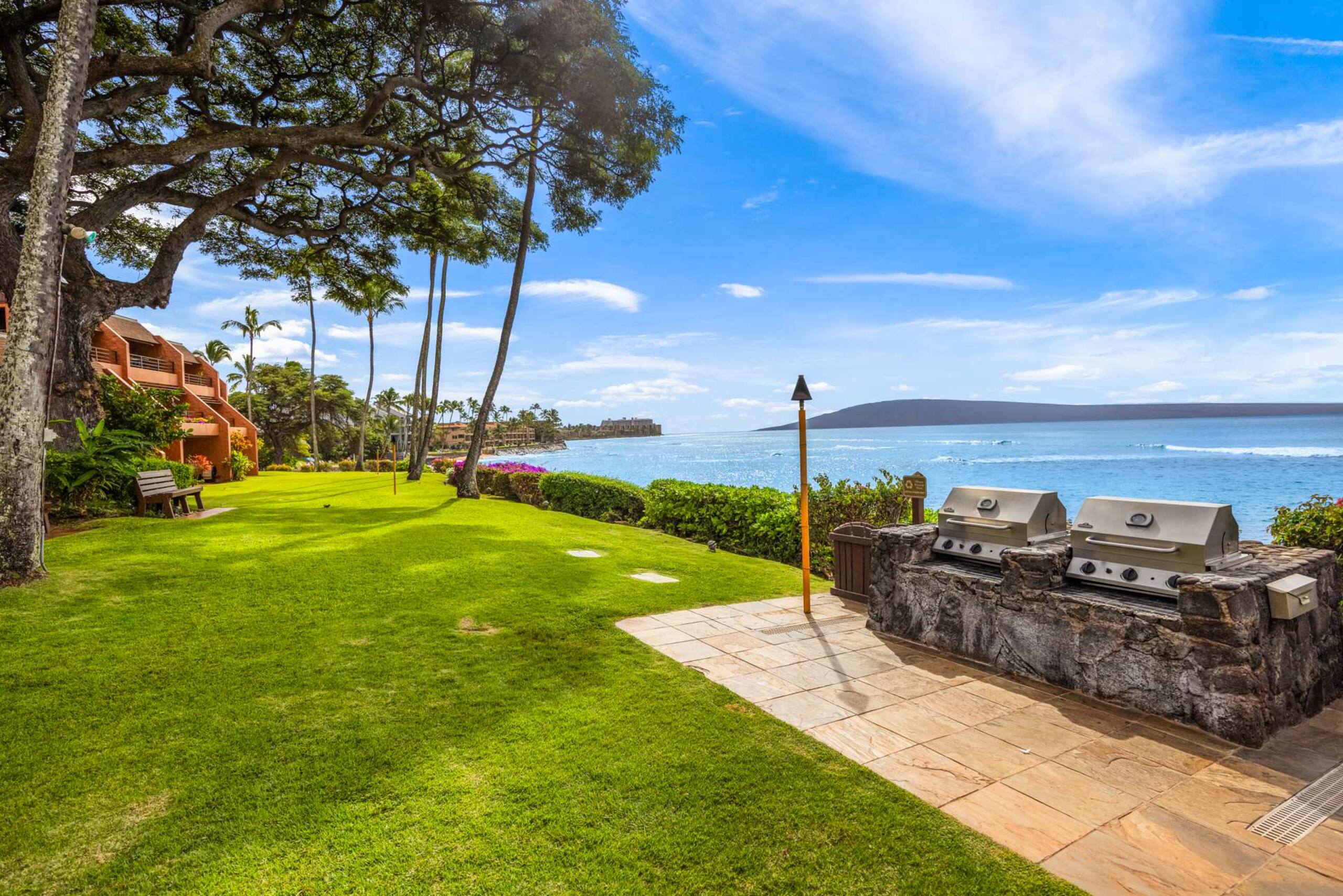 Condo in Lahaina · ★4.95 · 1 bedroom · 2 beds · 1 shared bath - Image 21