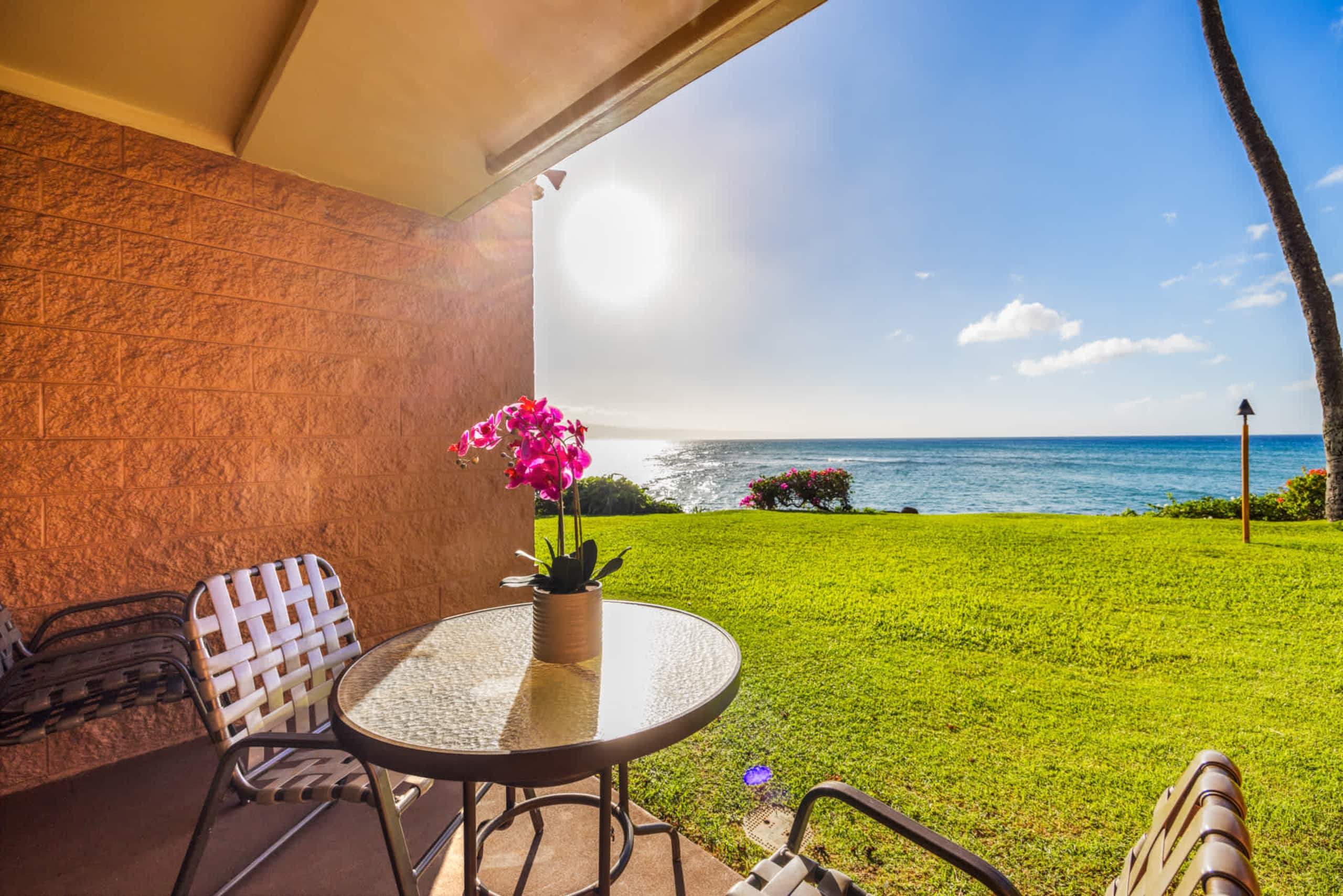 Condo in Lahaina · ★4.73 · 1 bedroom · 2 beds · 1 shared bath - Image 4