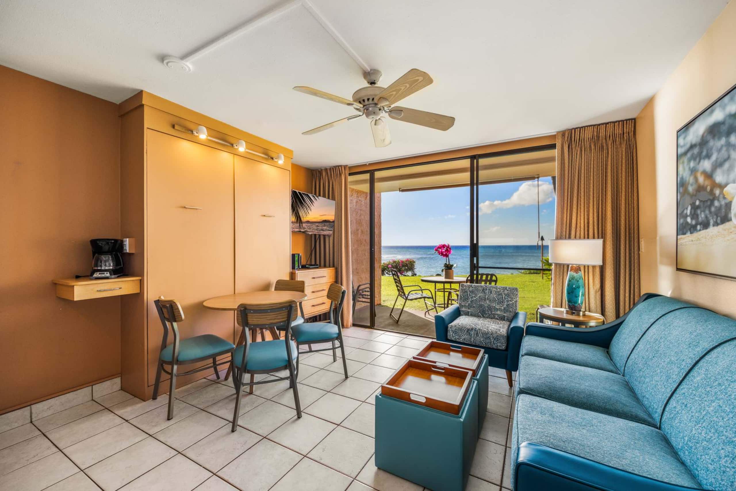 Condo in Lahaina · ★4.73 · 1 bedroom · 2 beds · 1 shared bath - Image 3