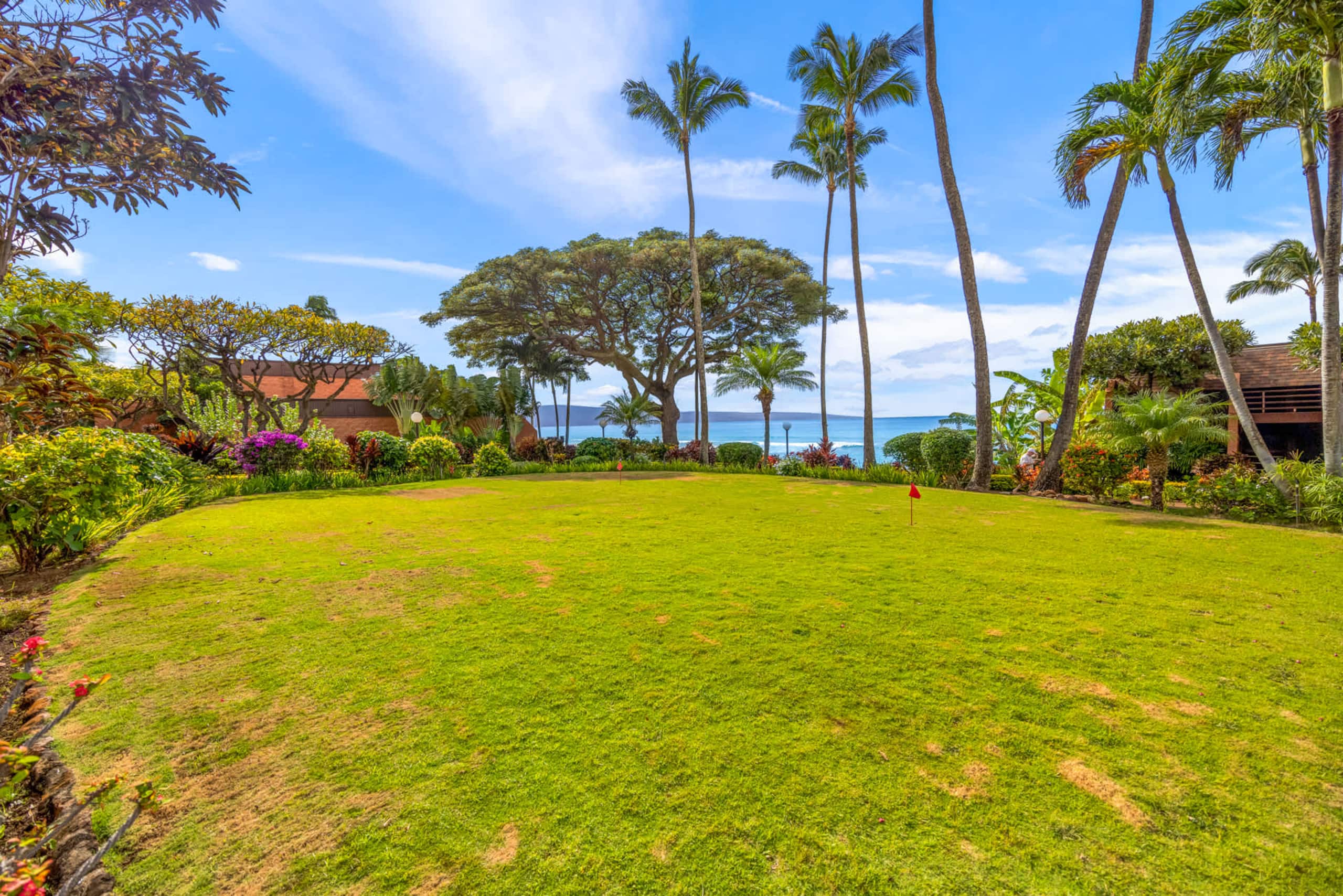 Condo in Lahaina · ★5.0 · 1 bedroom · 2 beds · 1 shared bath - Image 38