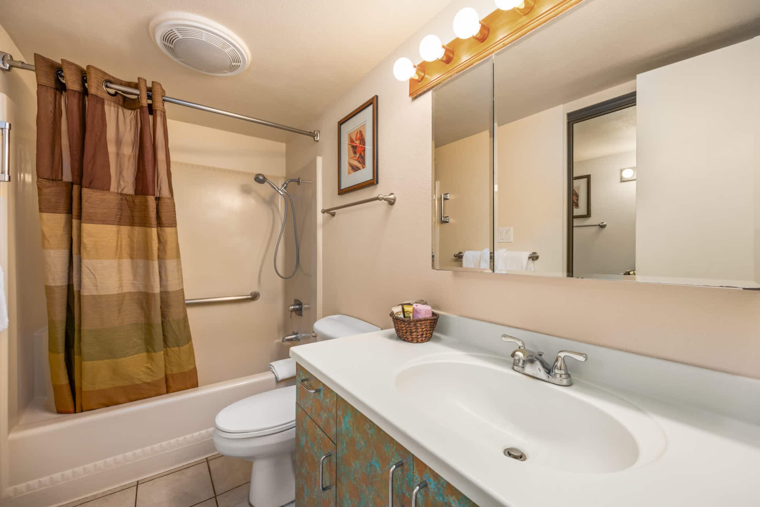 Condo in Lahaina · ★5.0 · 1 bedroom · 2 beds · 1 shared bath - Image 9