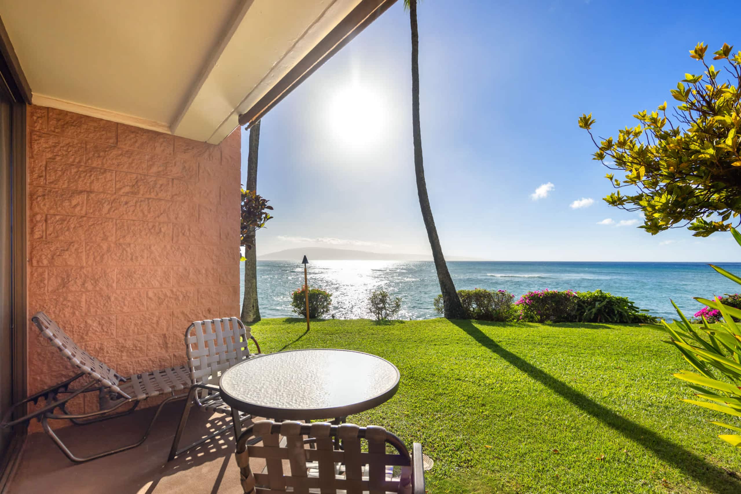 Condo in Lahaina · ★5.0 · 1 bedroom · 2 beds · 1 shared bath - Image 13