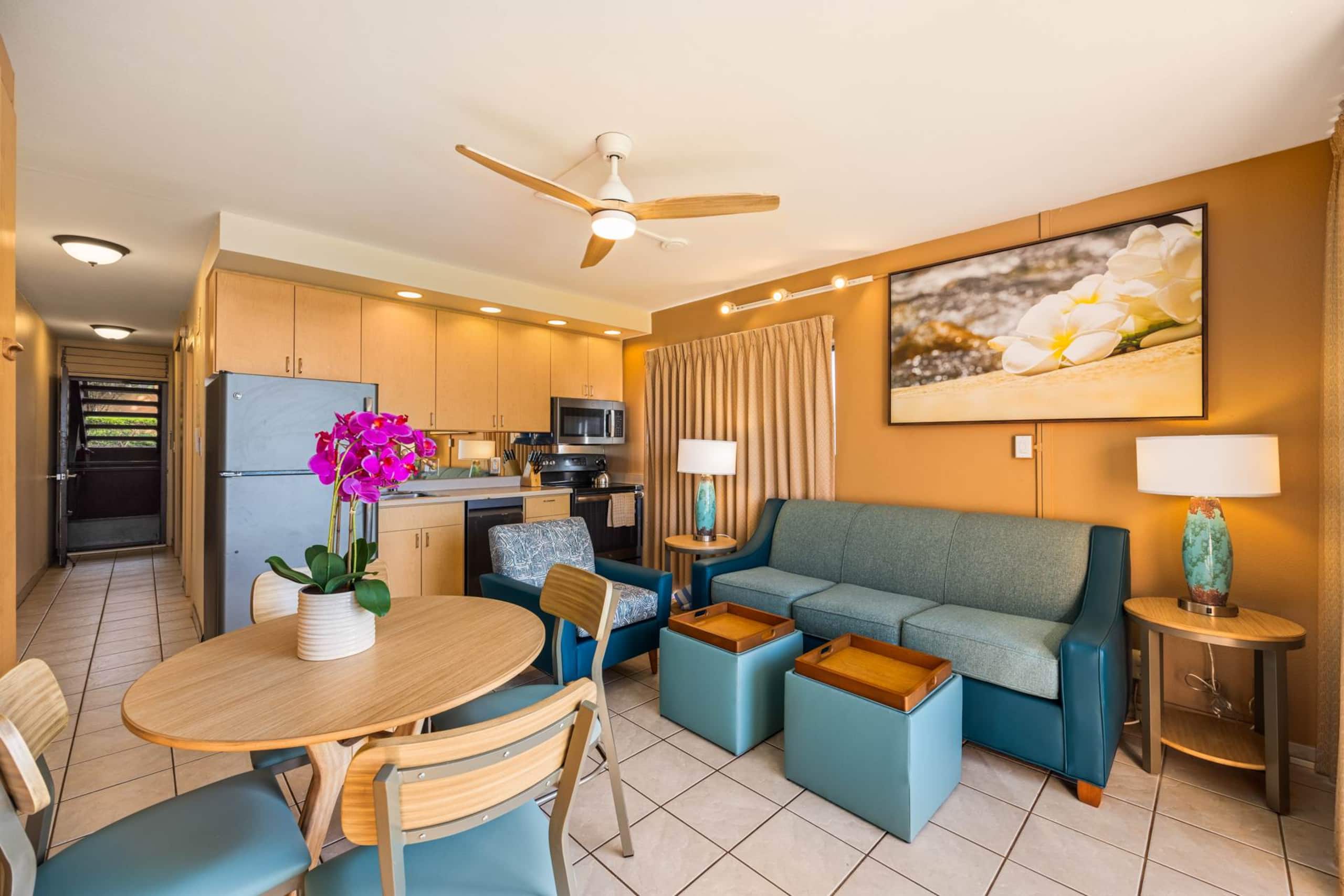 Condo in Lahaina · ★5.0 · 1 bedroom · 2 beds · 1 shared bath - Image 4