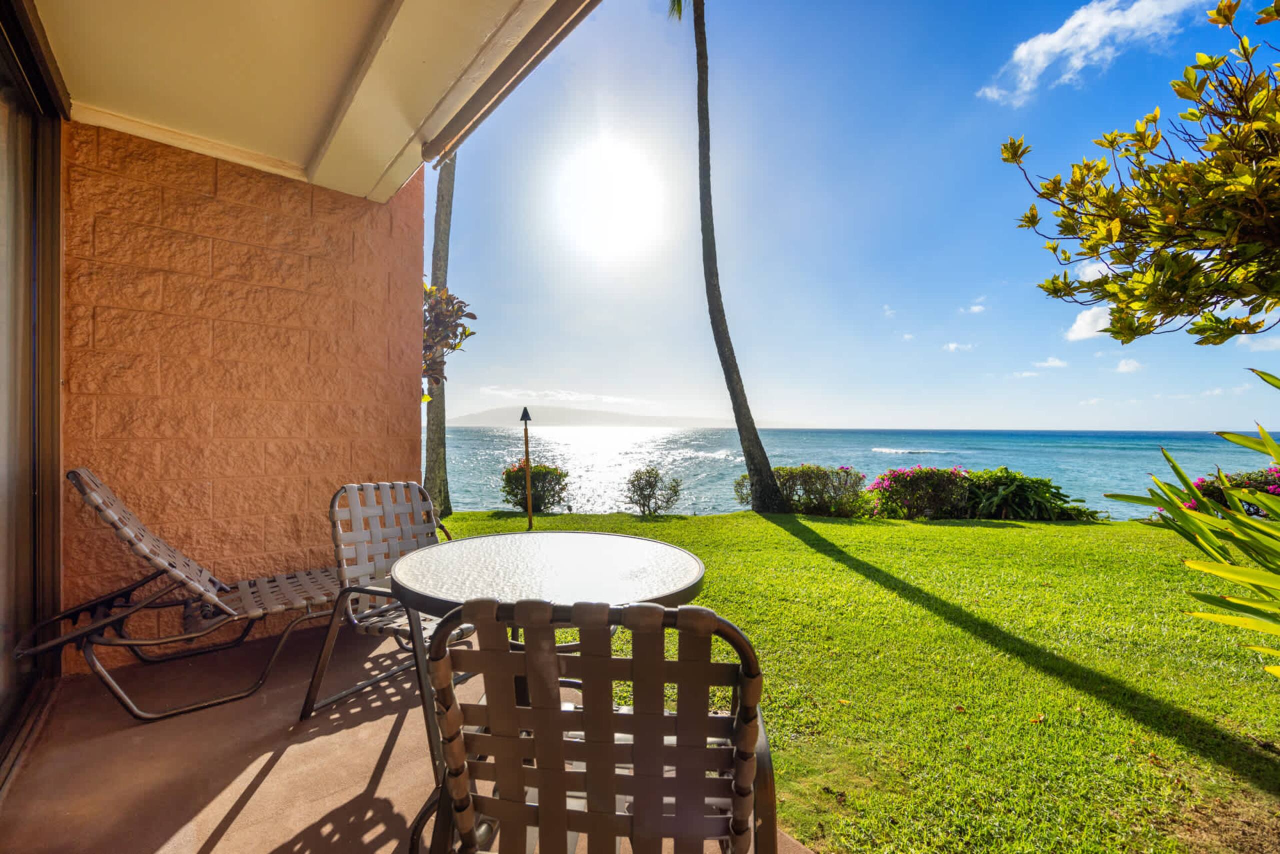 Condo in Lahaina · ★5.0 · 1 bedroom · 2 beds · 1 shared bath - Image 14