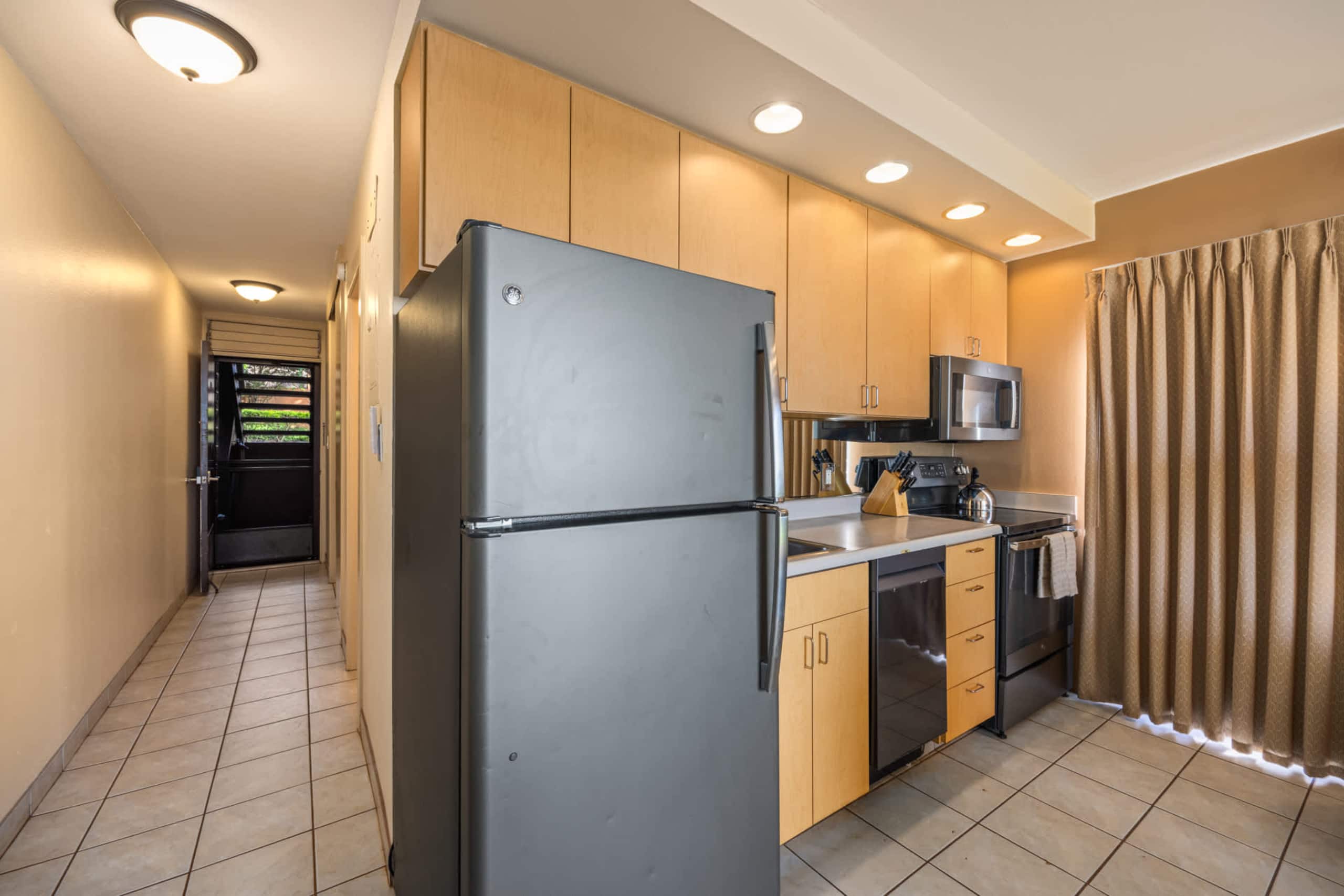 Condo in Lahaina · ★5.0 · 1 bedroom · 2 beds · 1 shared bath - Image 5