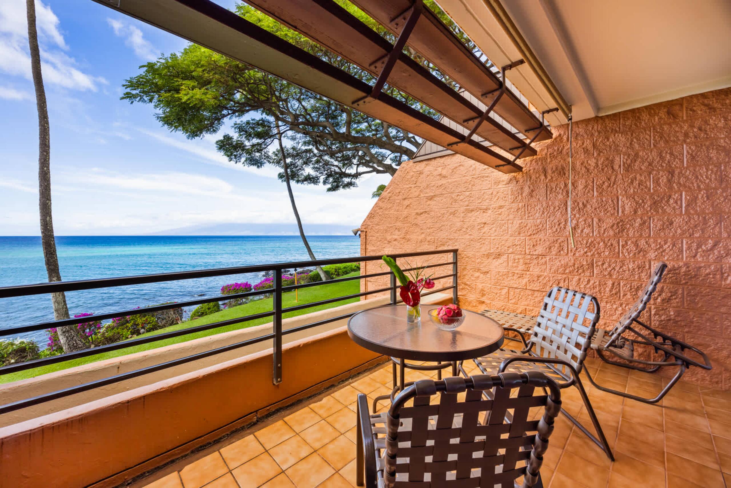 Condo in Lahaina · ★5.0 · 1 bedroom · 2 beds · 1 shared bath - Image 14