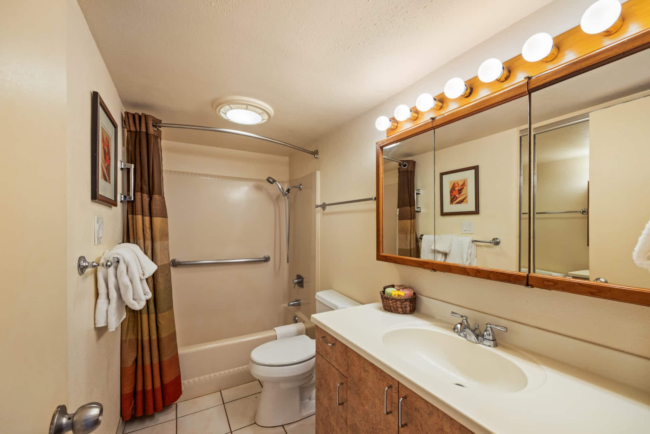 Condo in Lahaina · ★5.0 · 1 bedroom · 2 beds · 1 shared bath - Image 10
