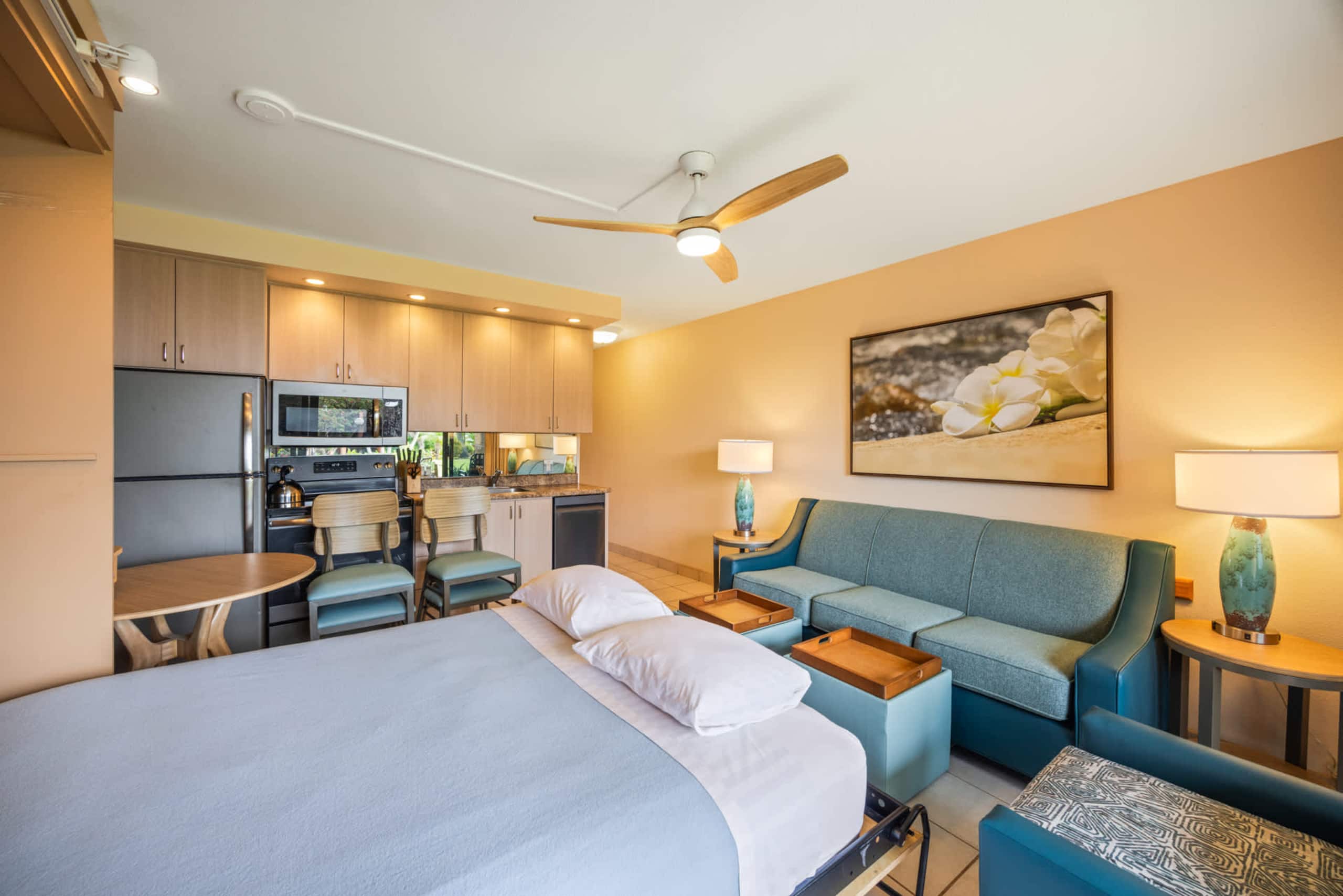 Condo in Lahaina · ★4.71 · 1 bedroom · 2 beds · 1 shared bath - Image 13