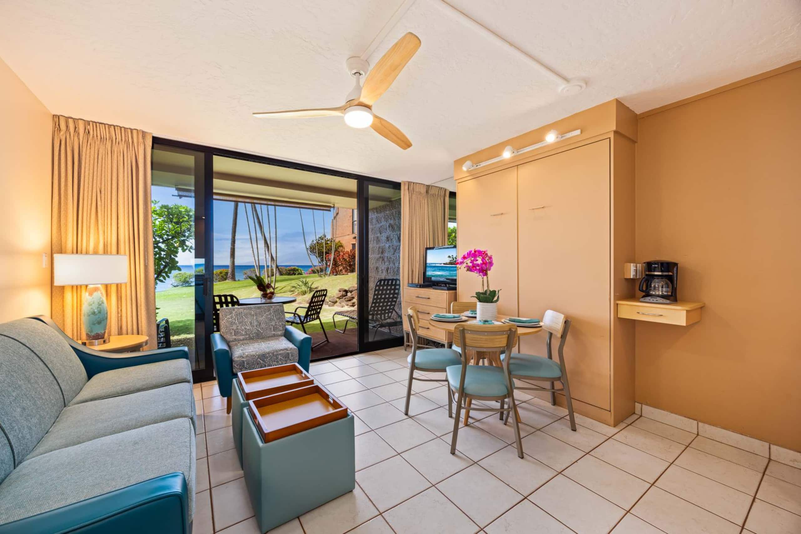 Condo in Lahaina · ★4.71 · 1 bedroom · 2 beds · 1 shared bath - Image 1