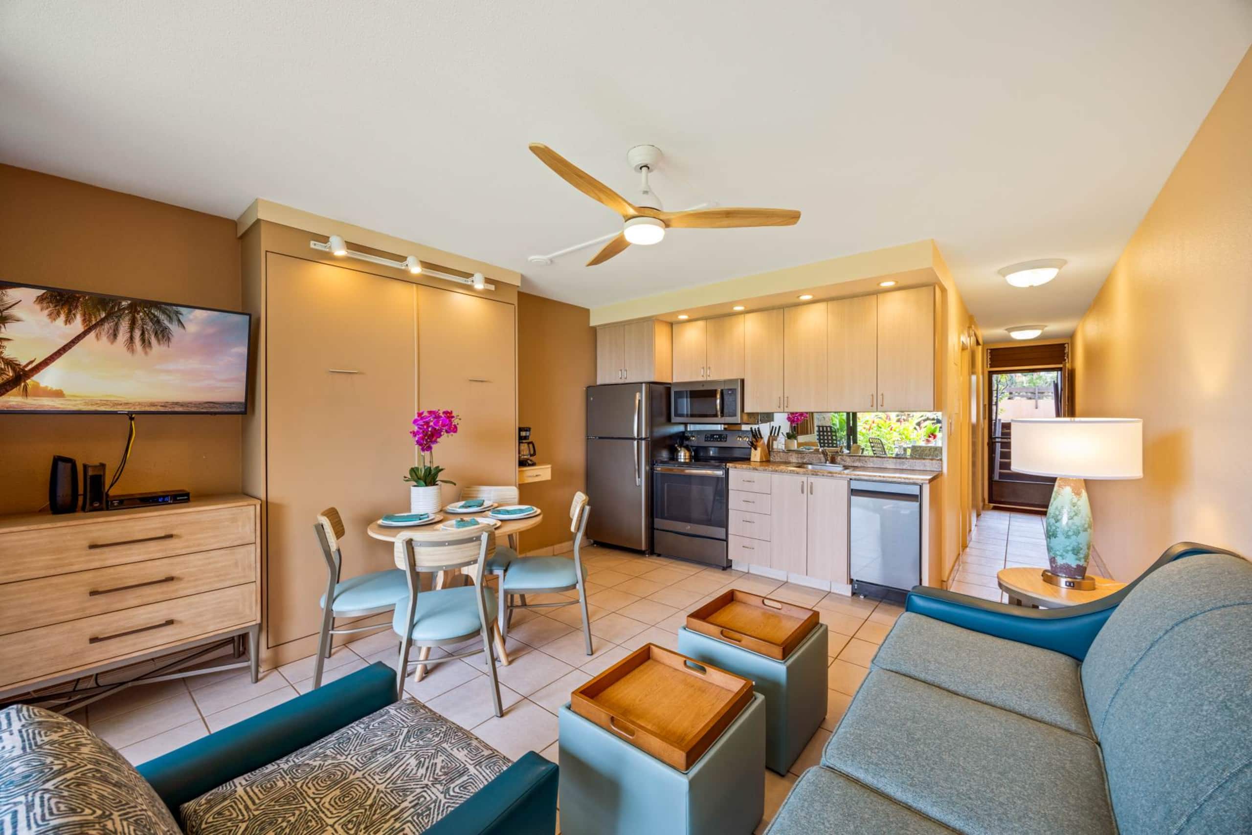 Condo in Lahaina · ★4.9 · 1 bedroom · 2 beds · 1 shared bath - Image 7