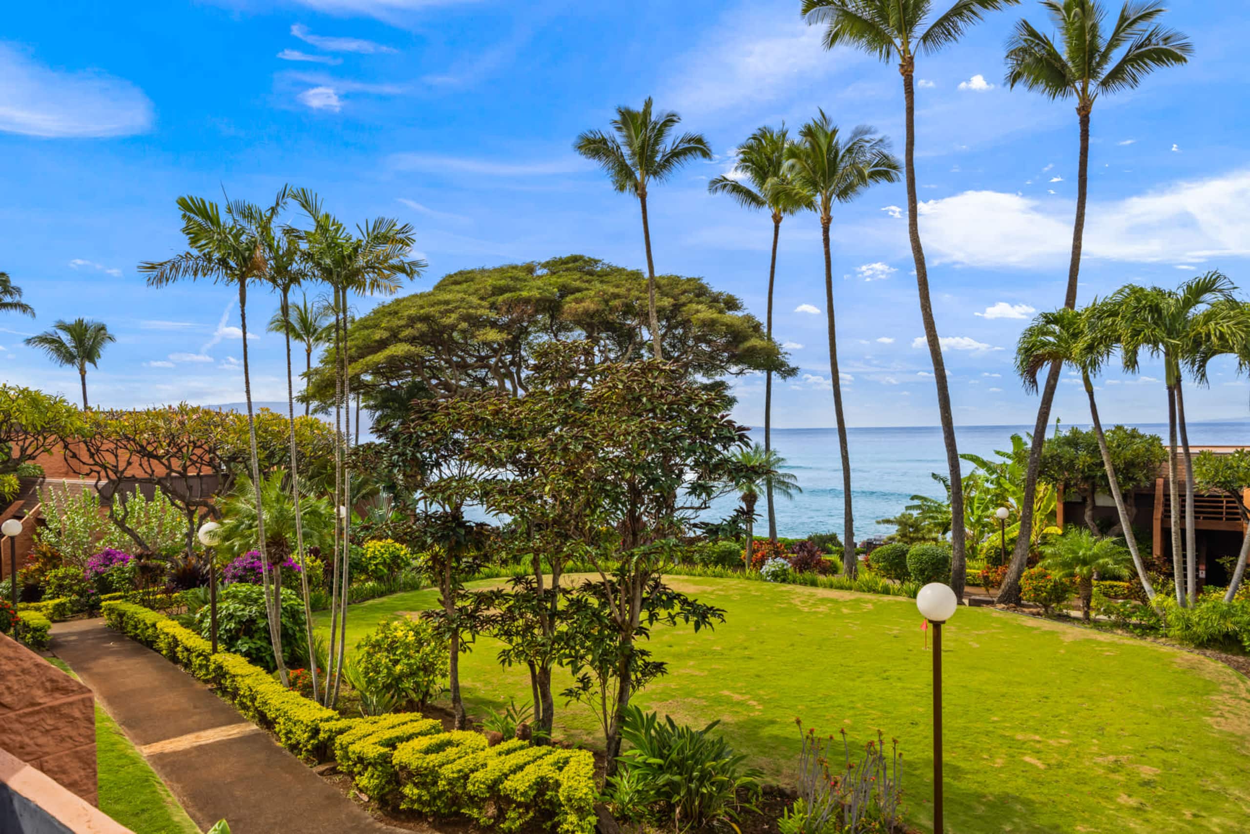 Condo in Lahaina · ★4.75 · 1 bedroom · 2 beds · 1 shared bath - Image 22