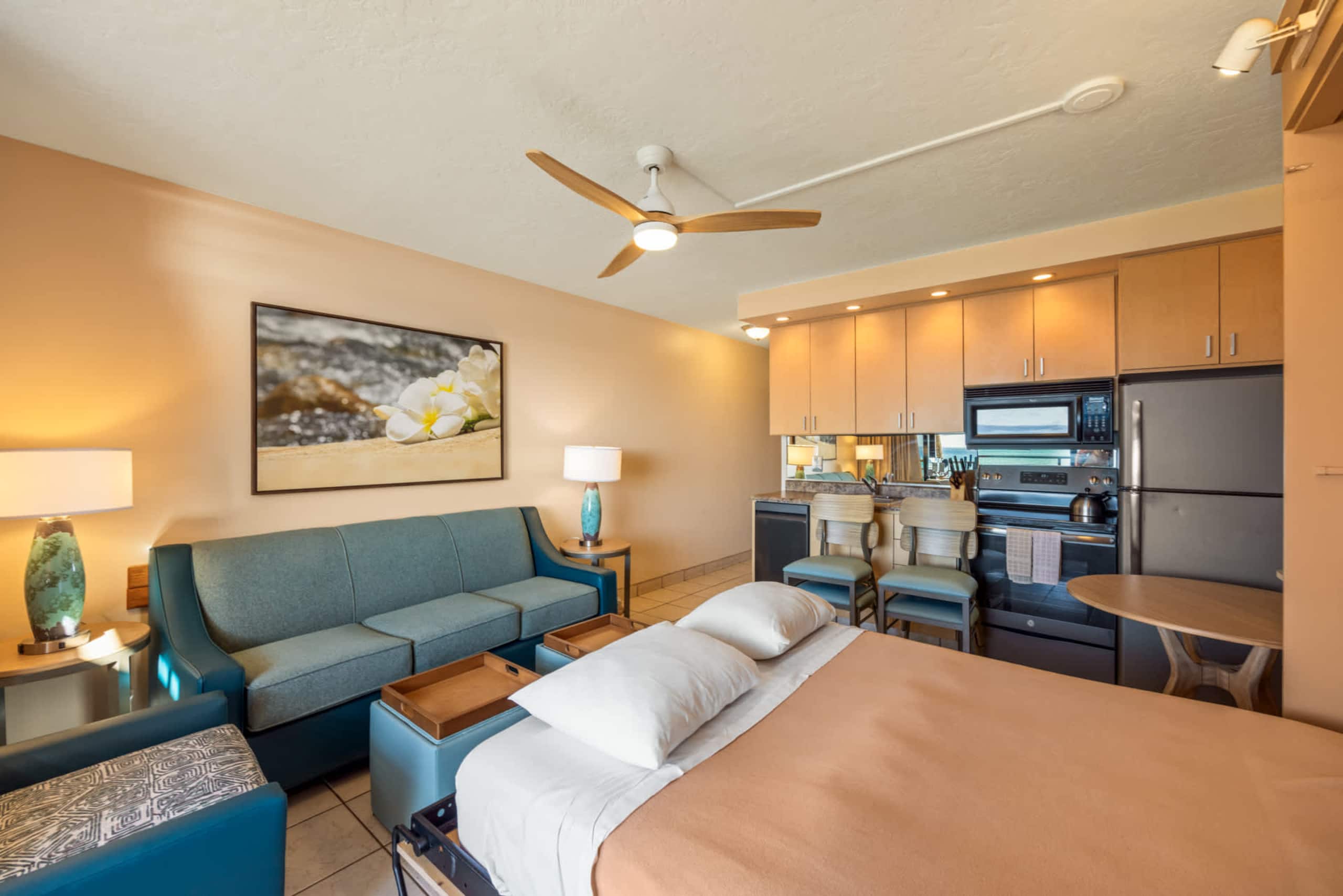 Condo in Lahaina · ★4.75 · 1 bedroom · 2 beds · 1 shared bath - Image 14