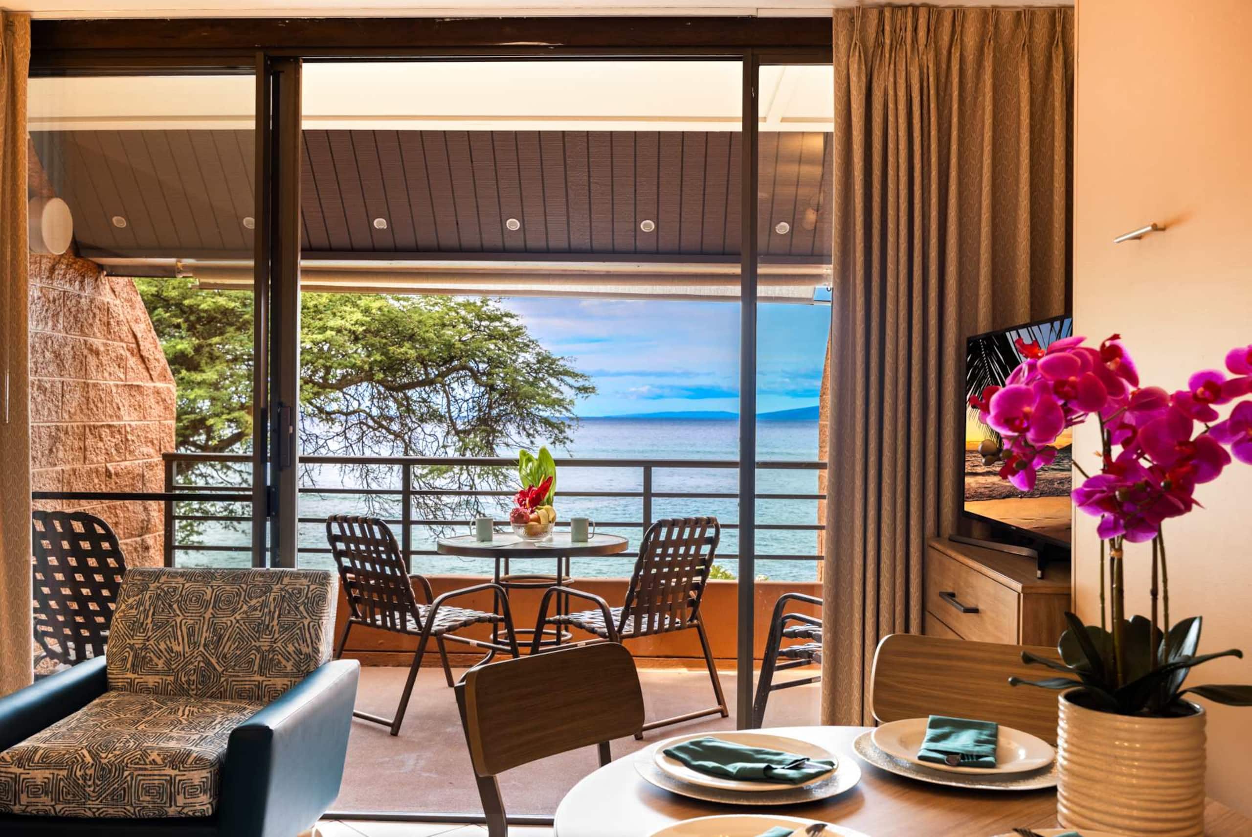 Condo in Lahaina · ★4.92 · 1 bedroom · 2 beds · 1 shared bath - Image 17