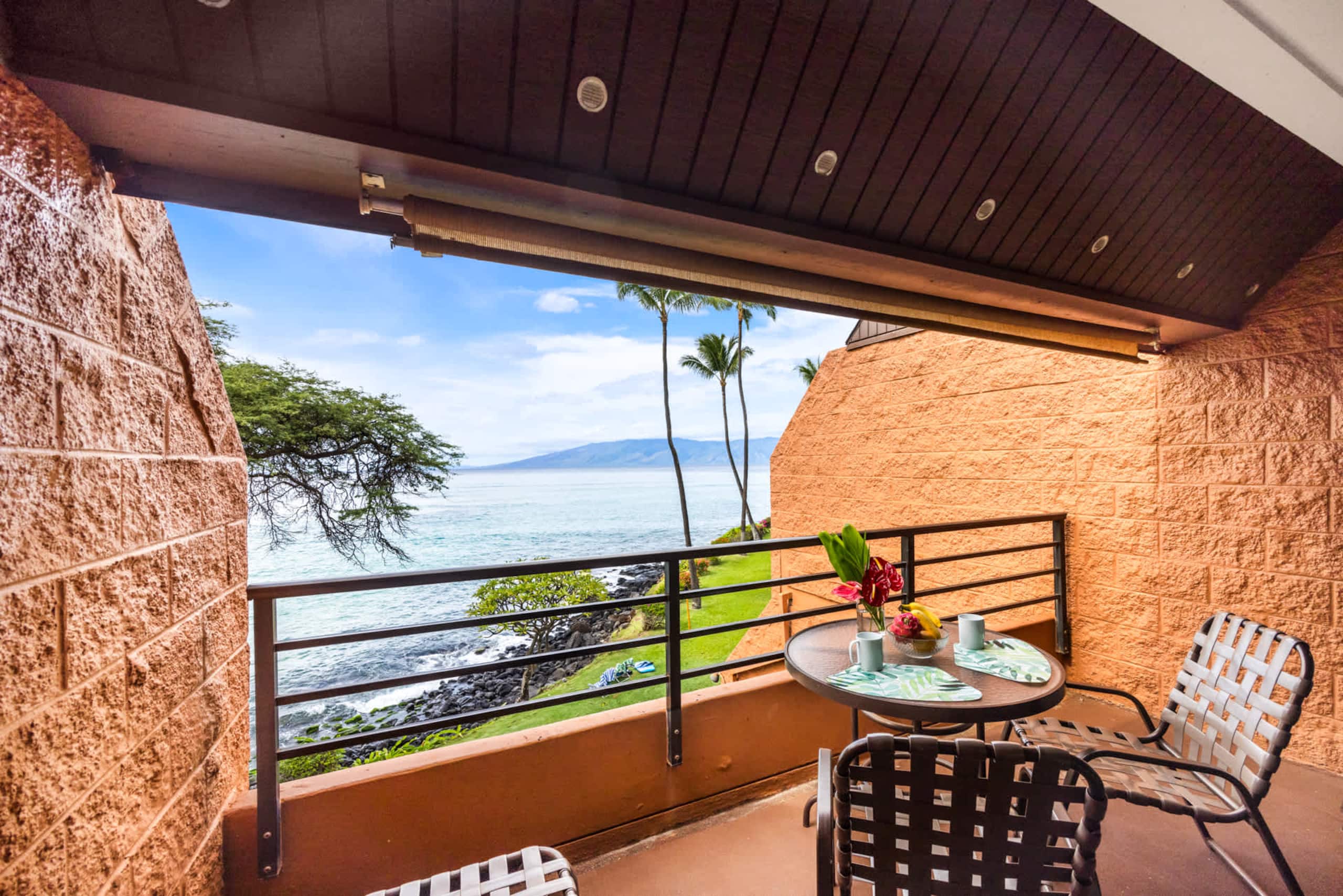 Condo in Lahaina · ★4.92 · 1 bedroom · 2 beds · 1 shared bath - Image 19