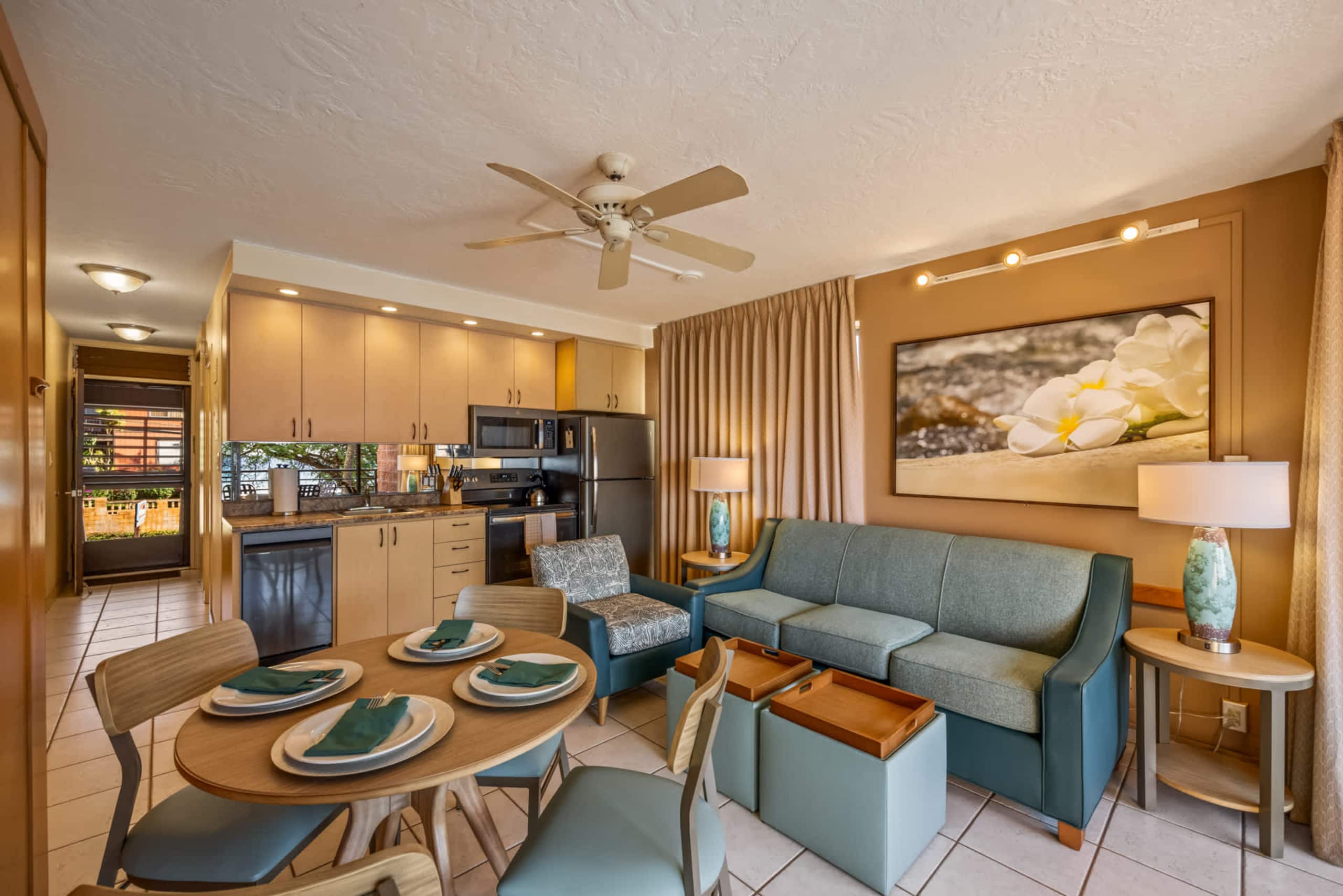 Condo in Lahaina · ★4.91 · 1 bedroom · 2 beds · 1 shared bath - Image 8