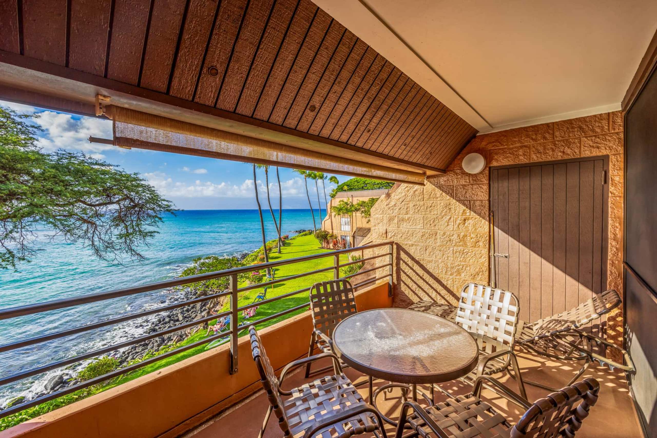 Condo in Lahaina · ★4.91 · 1 bedroom · 2 beds · 1 shared bath - Image 18