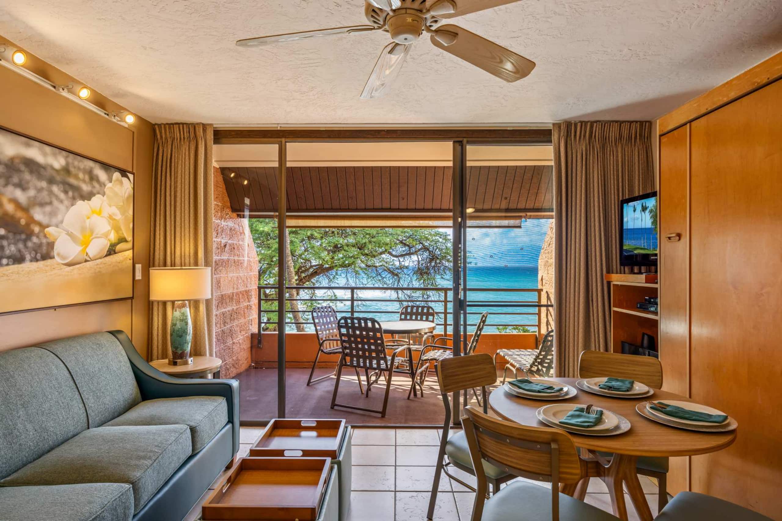 Condo in Lahaina · ★4.91 · 1 bedroom · 2 beds · 1 shared bath - Image 6
