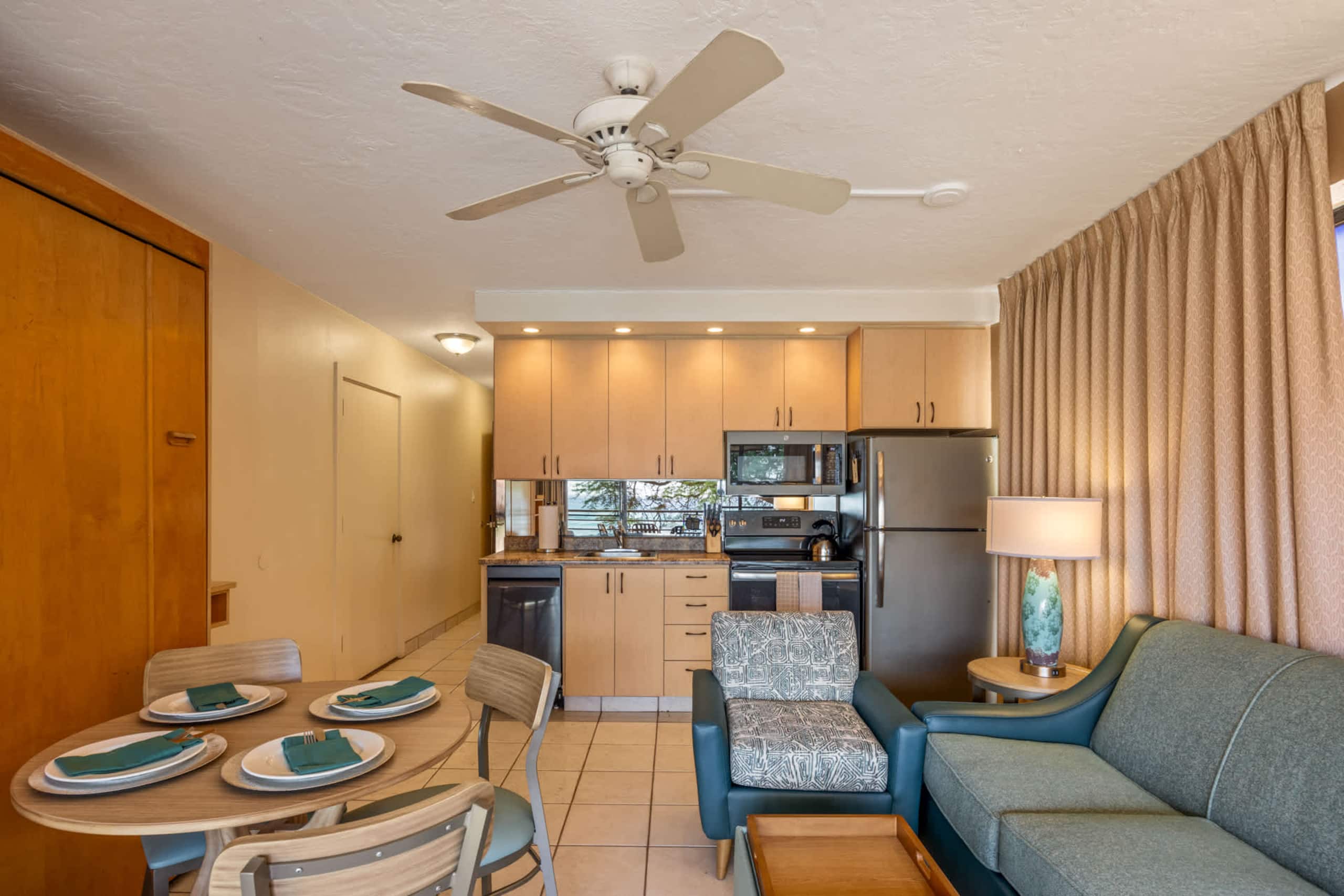 Condo in Lahaina · ★4.91 · 1 bedroom · 2 beds · 1 shared bath - Image 7