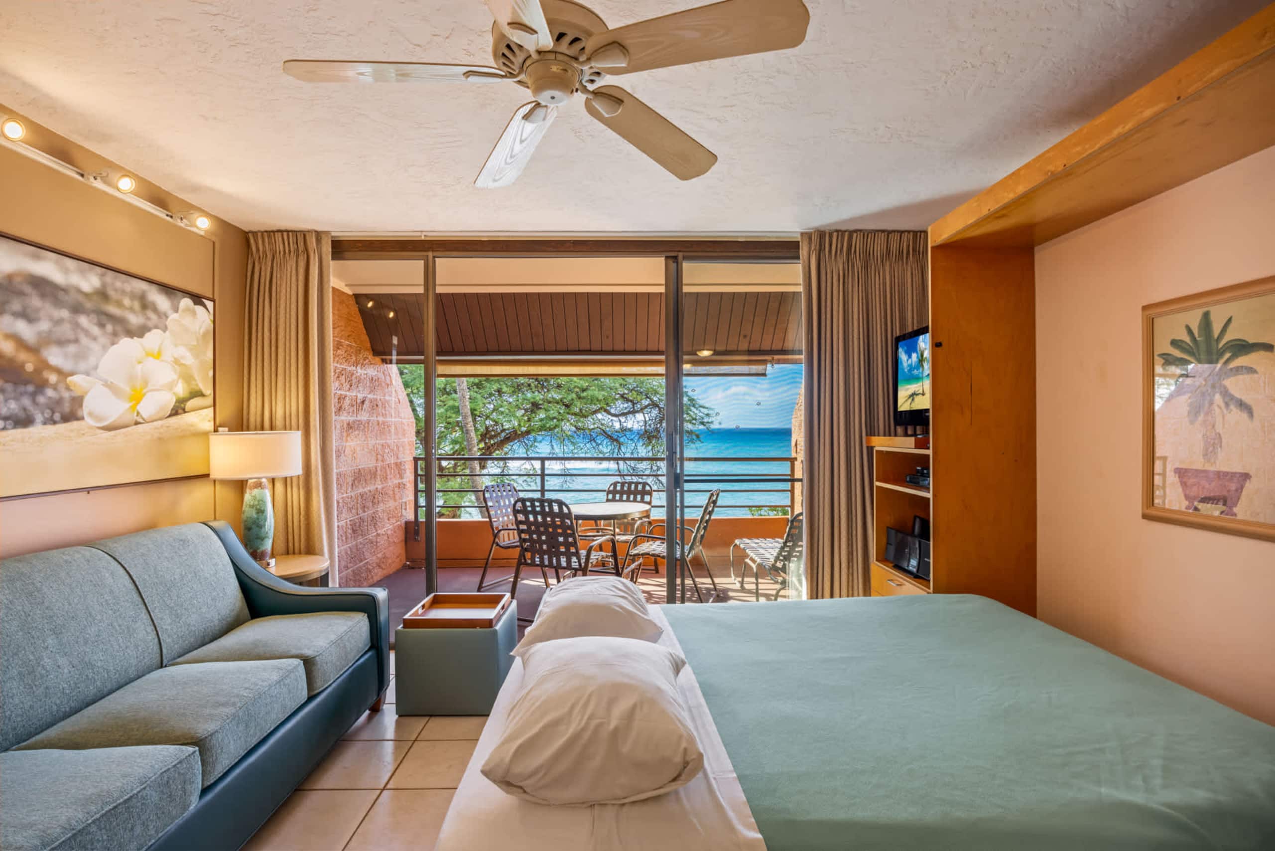 Condo in Lahaina · ★4.91 · 1 bedroom · 2 beds · 1 shared bath - Image 15