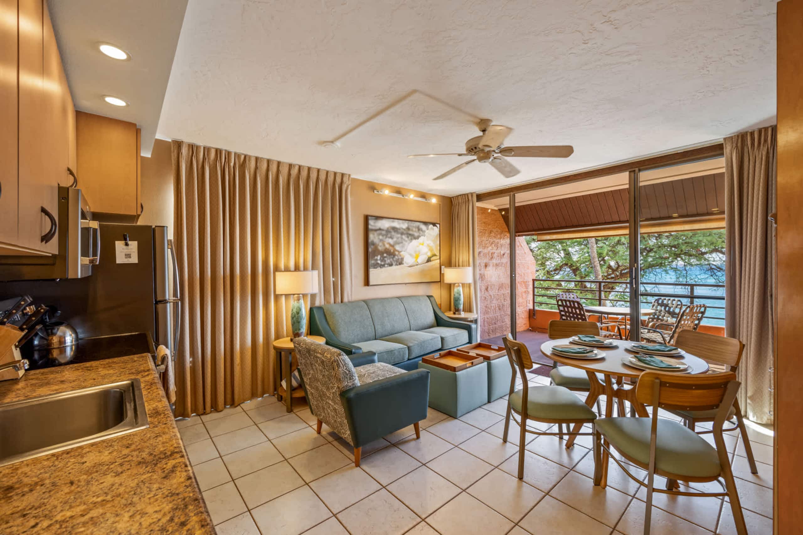 Condo in Lahaina · ★4.91 · 1 bedroom · 2 beds · 1 shared bath - Image 3