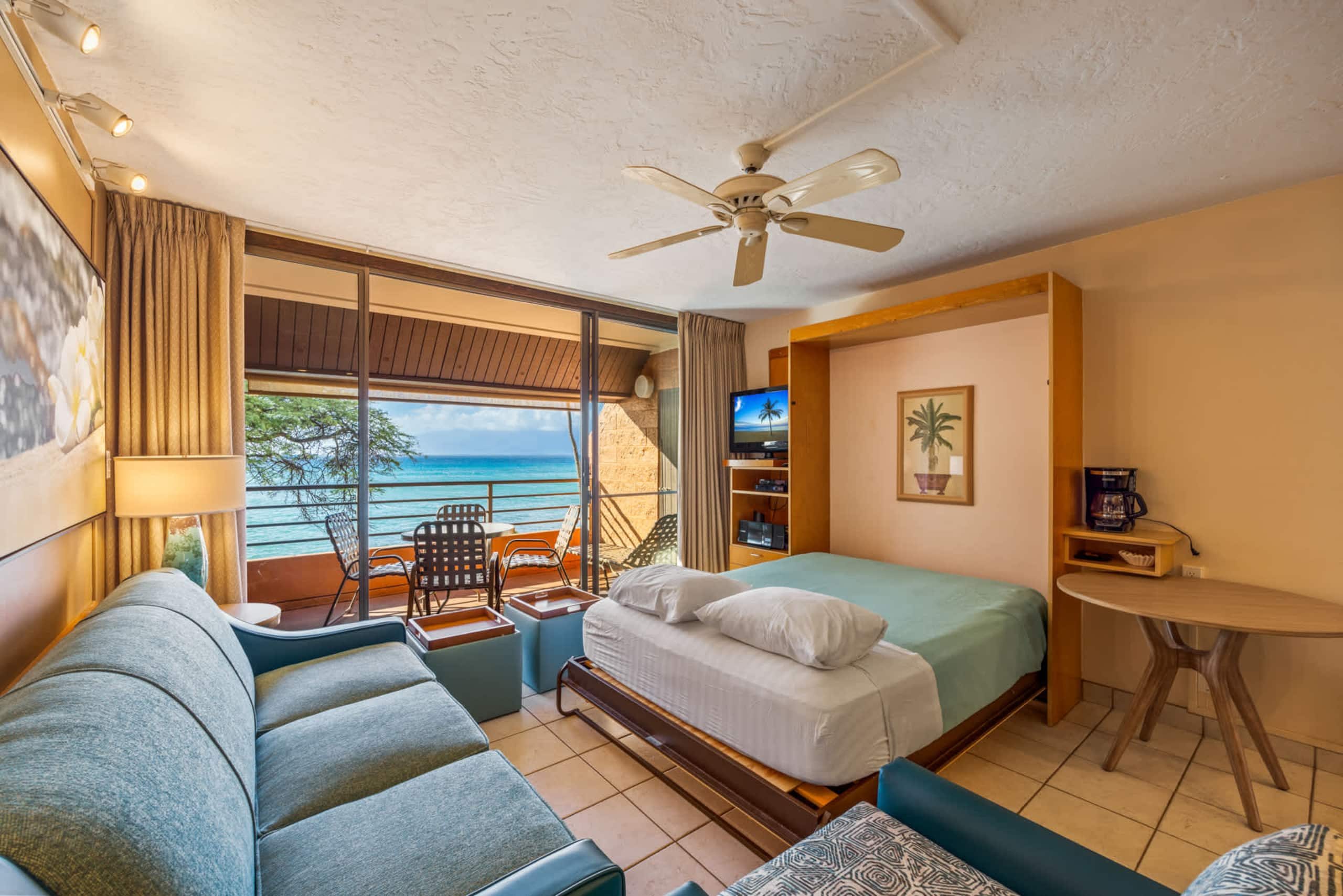 Condo in Lahaina · ★4.91 · 1 bedroom · 2 beds · 1 shared bath - Image 16
