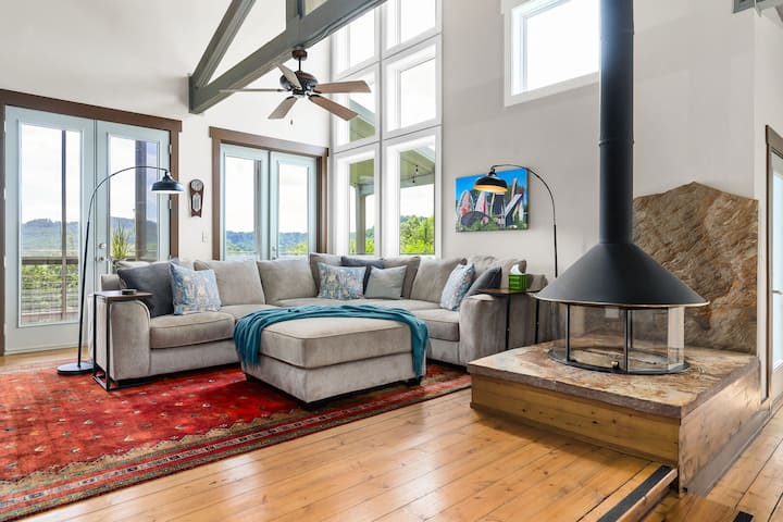 The Refuge Overlooking Center Hill Lake - Houses for Rent in