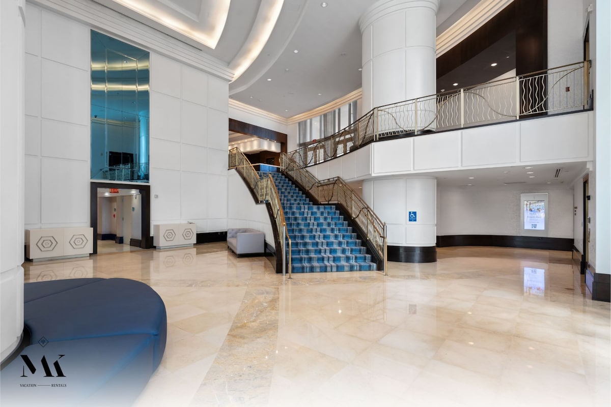 FontaineBleau|High Floor w/ Striking Beach Views