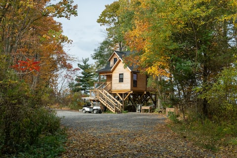 Osprey Landing & Hawk Hideaway