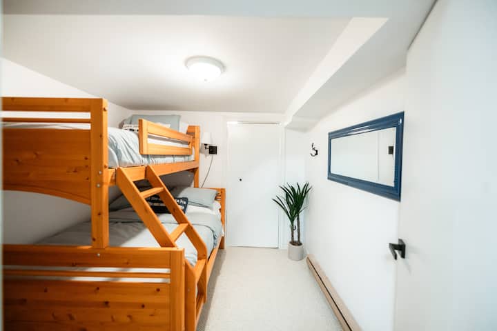 Bunk Bedroom Basement - Double with Single Bed