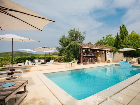 Cosy family home with a shared pool