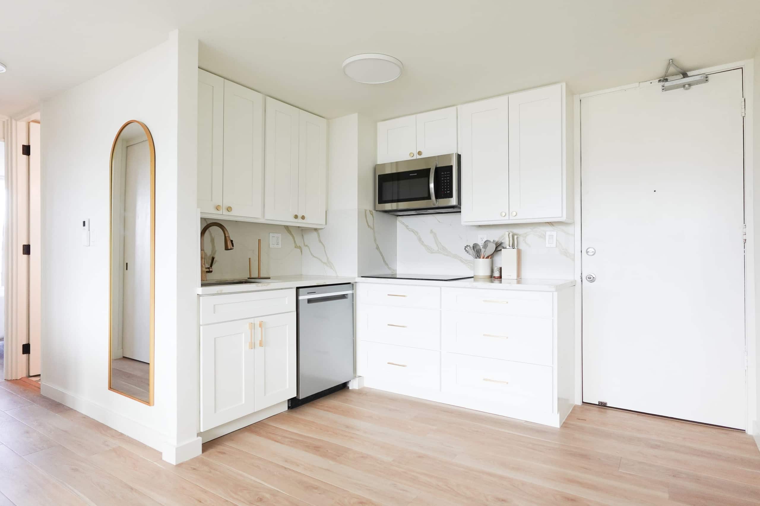 Condo in Honolulu · ★4.91 · 1 bedroom · 3 beds · 1 private bath - Image 16