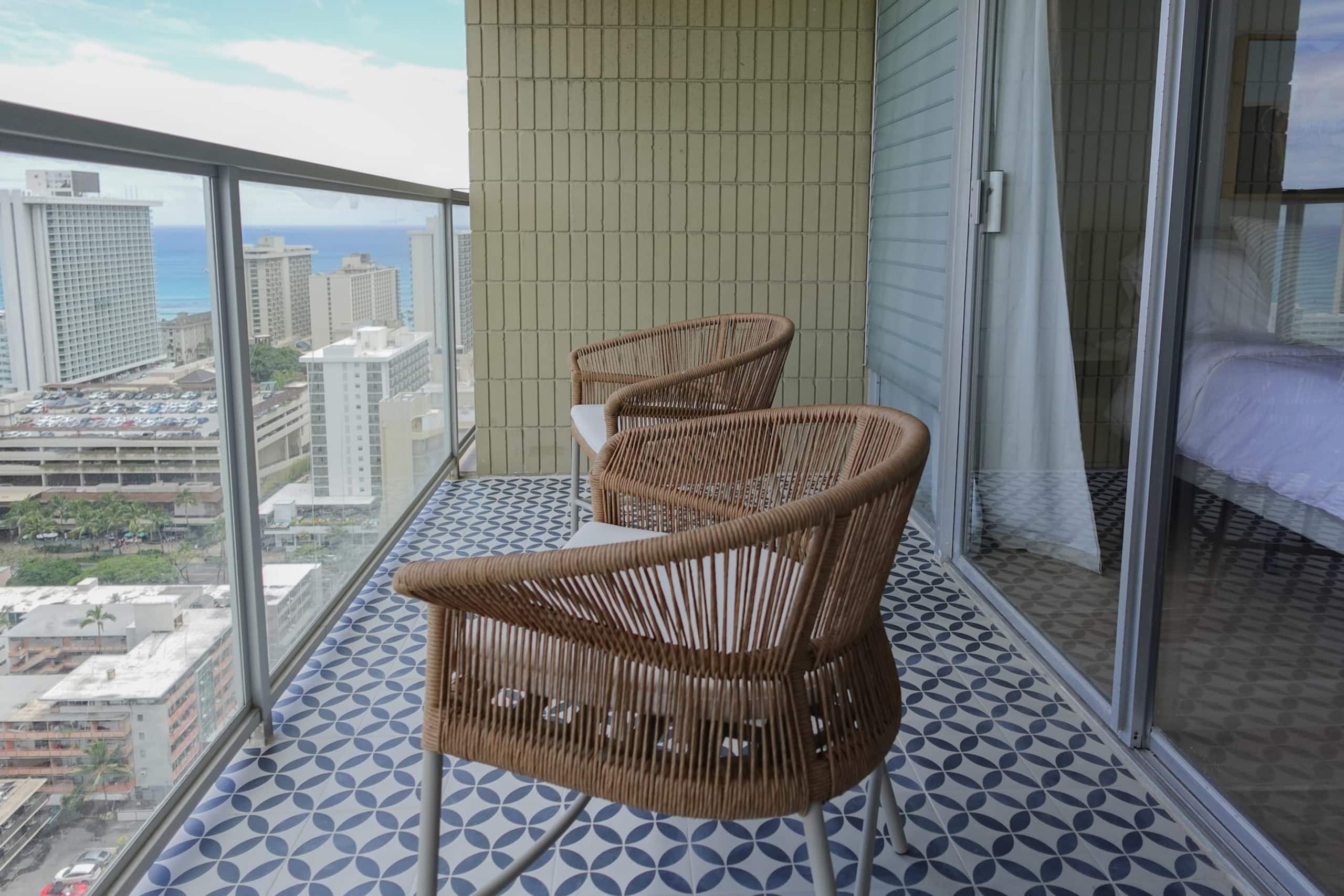 Condo in Honolulu · ★4.91 · 1 bedroom · 3 beds · 1 private bath - Image 22