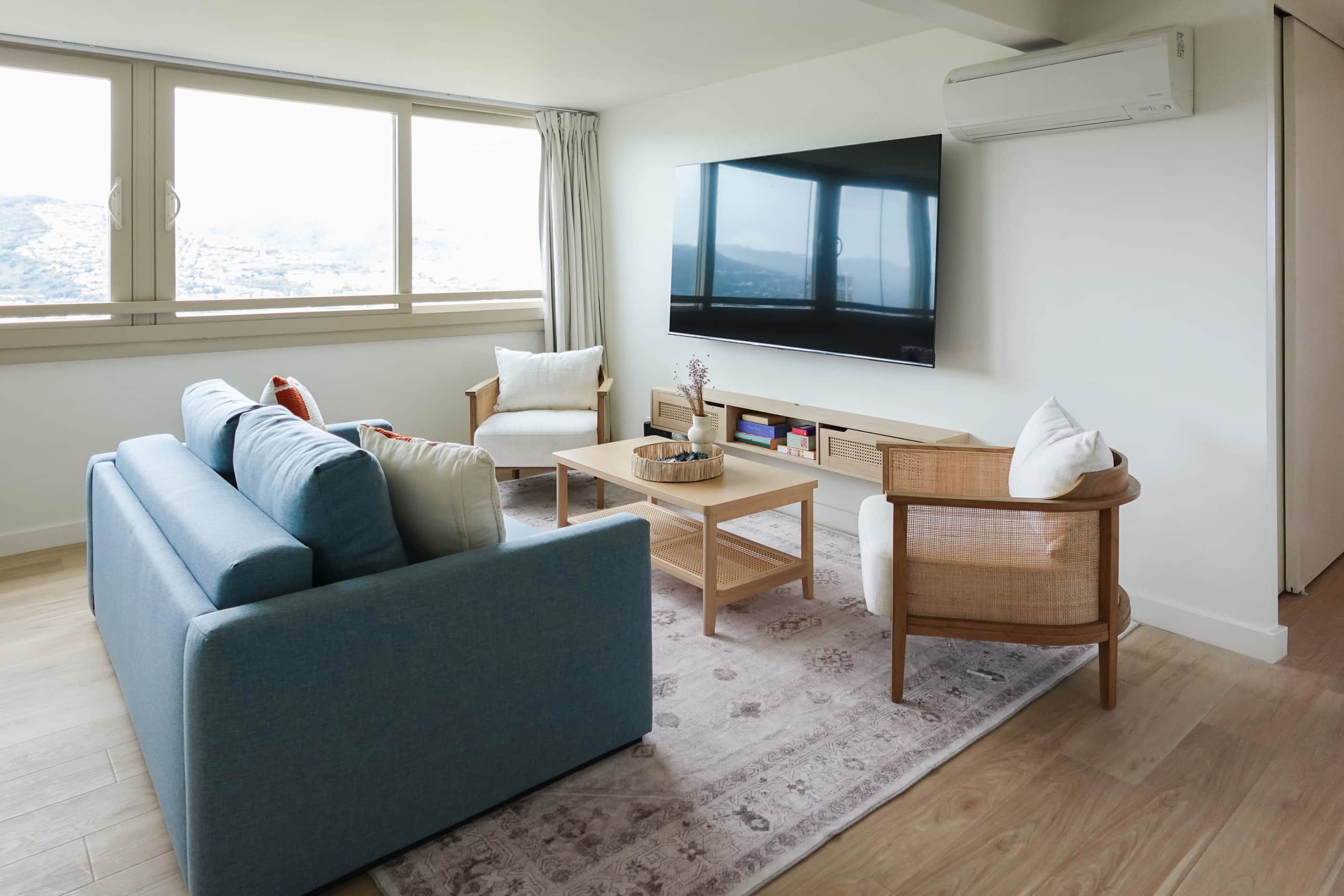 Condo in Honolulu · ★4.91 · 1 bedroom · 3 beds · 1 private bath - Image 15