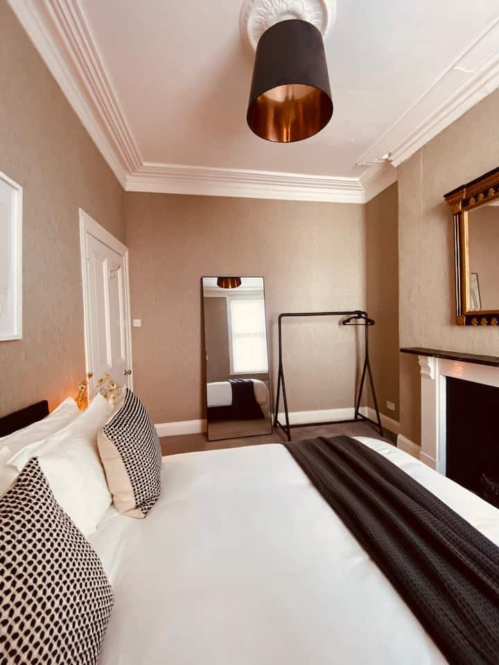 带壁炉的加大双人床房