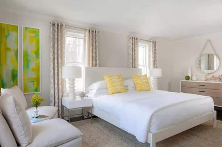 In-room Turntable And Accessible Features - Nantucket, MA
