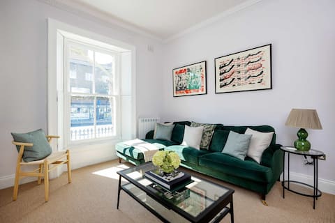 Cosy Chic in Chelsea by Veeve