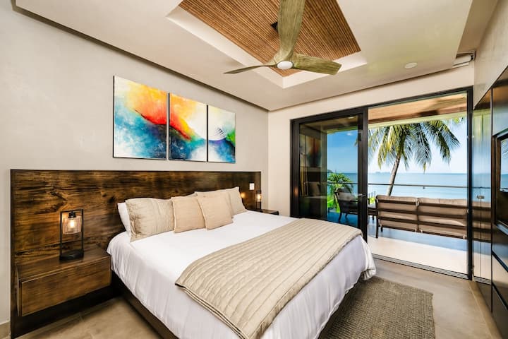 Salimia kila machweo kwa rangi za Pasifiki. Siku yako imehudumiwa.

