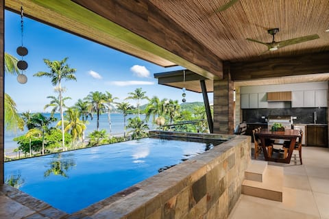 Beachfront Luxury Villa, 2 Pools & Daily Breakfast