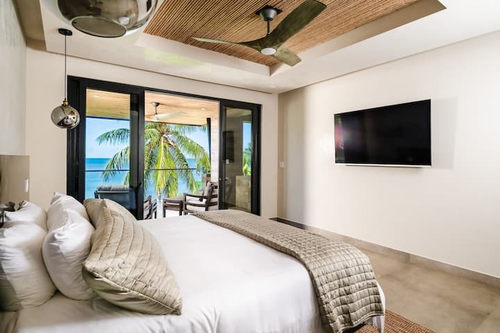 Ota ndoto ukiwa baharini, amka uone bluu isiyo na mwisho.

